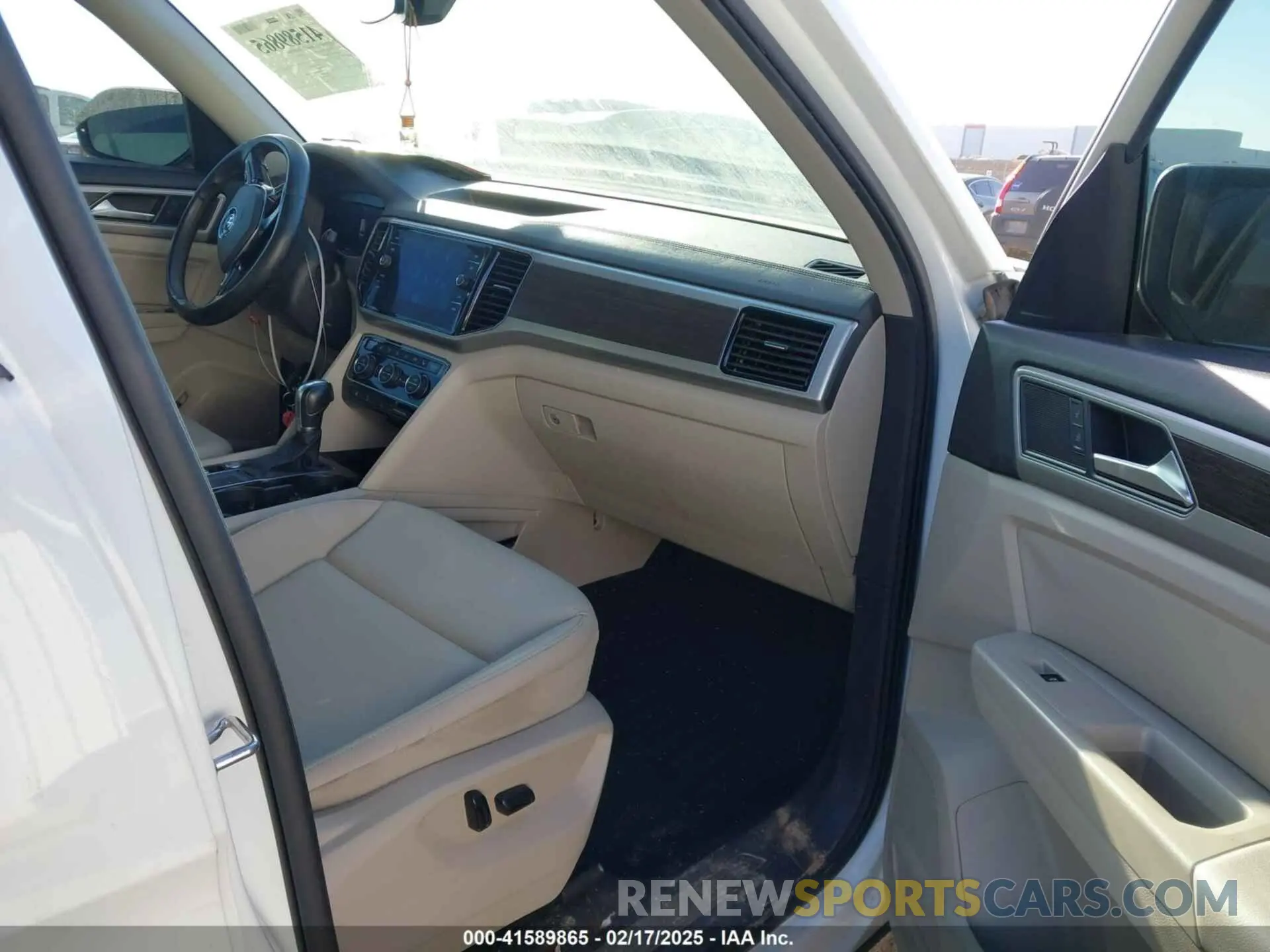 5 fotografías del automóvil dañado 1V2ER2CA8KC509118 VOLKSWAGEN ATLAS 2019