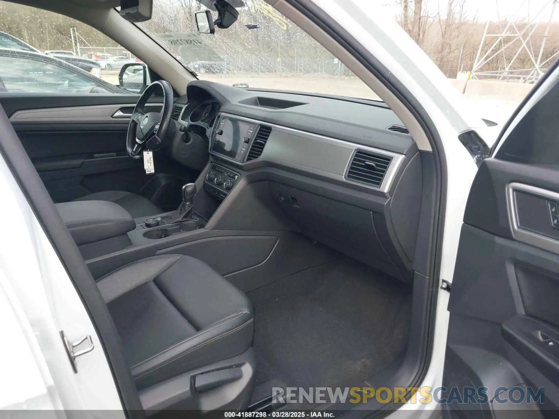 5 fotografías del automóvil dañado 1V2LR2CA3KC543118 VOLKSWAGEN ATLAS 2019