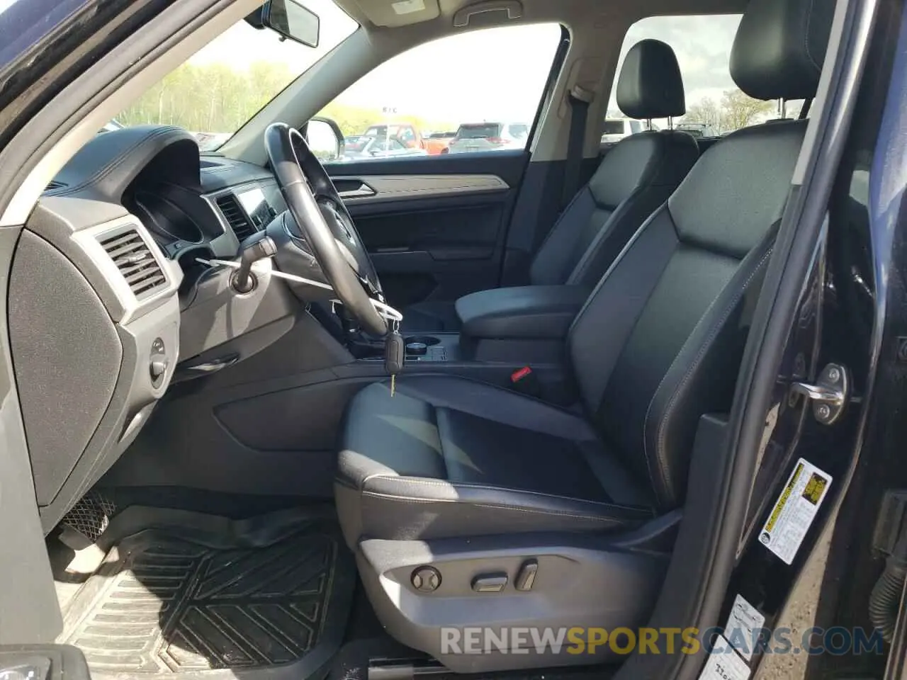 7 fotografías del automóvil dañado 1V2LR2CA3KC574899 VOLKSWAGEN ATLAS 2019