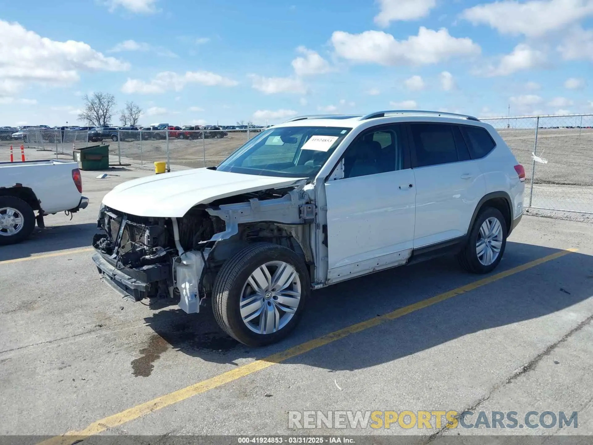 2 fotografías del automóvil dañado 1V2MR2CA2KC597854 VOLKSWAGEN ATLAS 2019