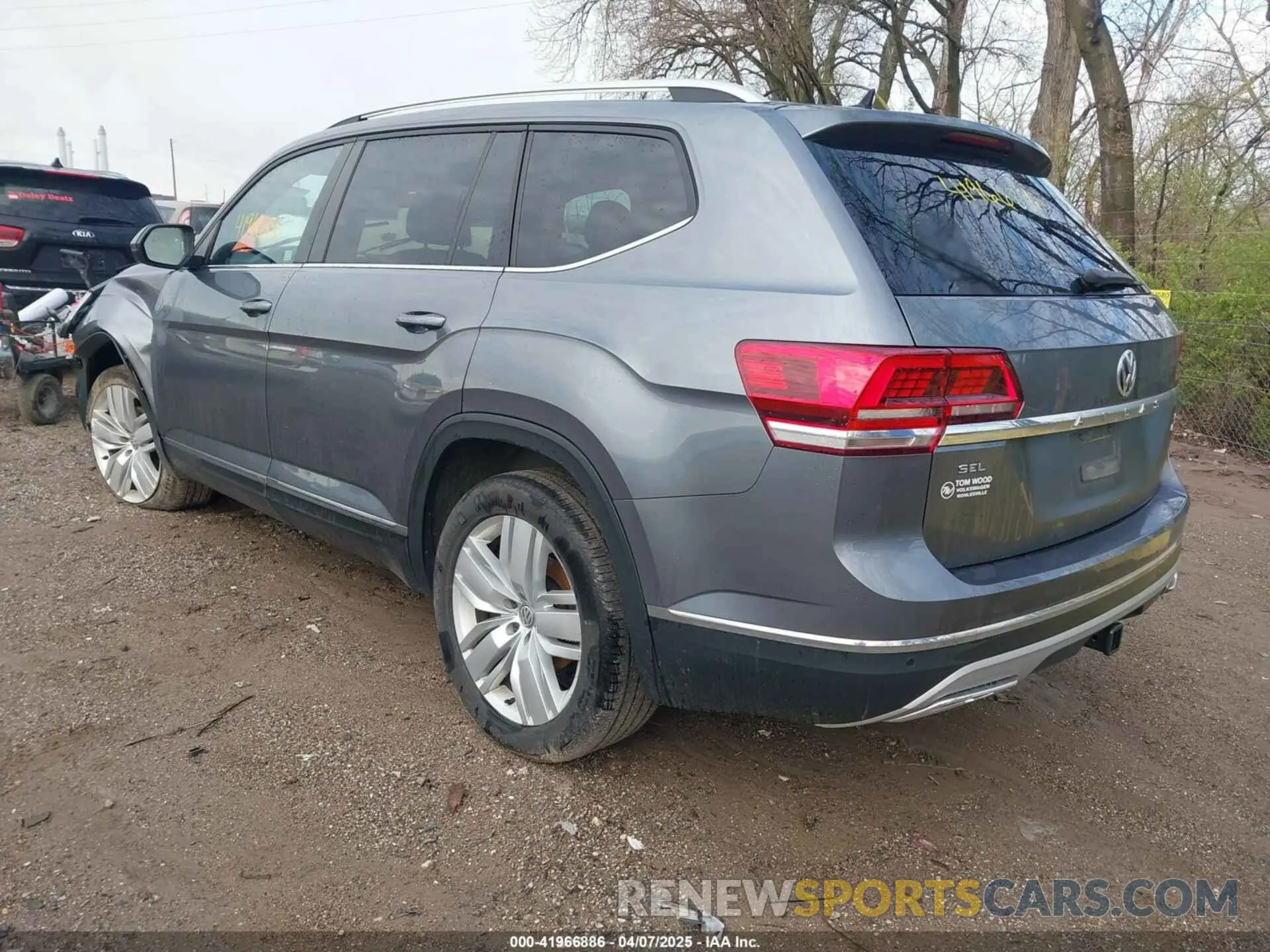 3 fotografías del automóvil dañado 1V2MR2CA5KC610726 VOLKSWAGEN ATLAS 2019