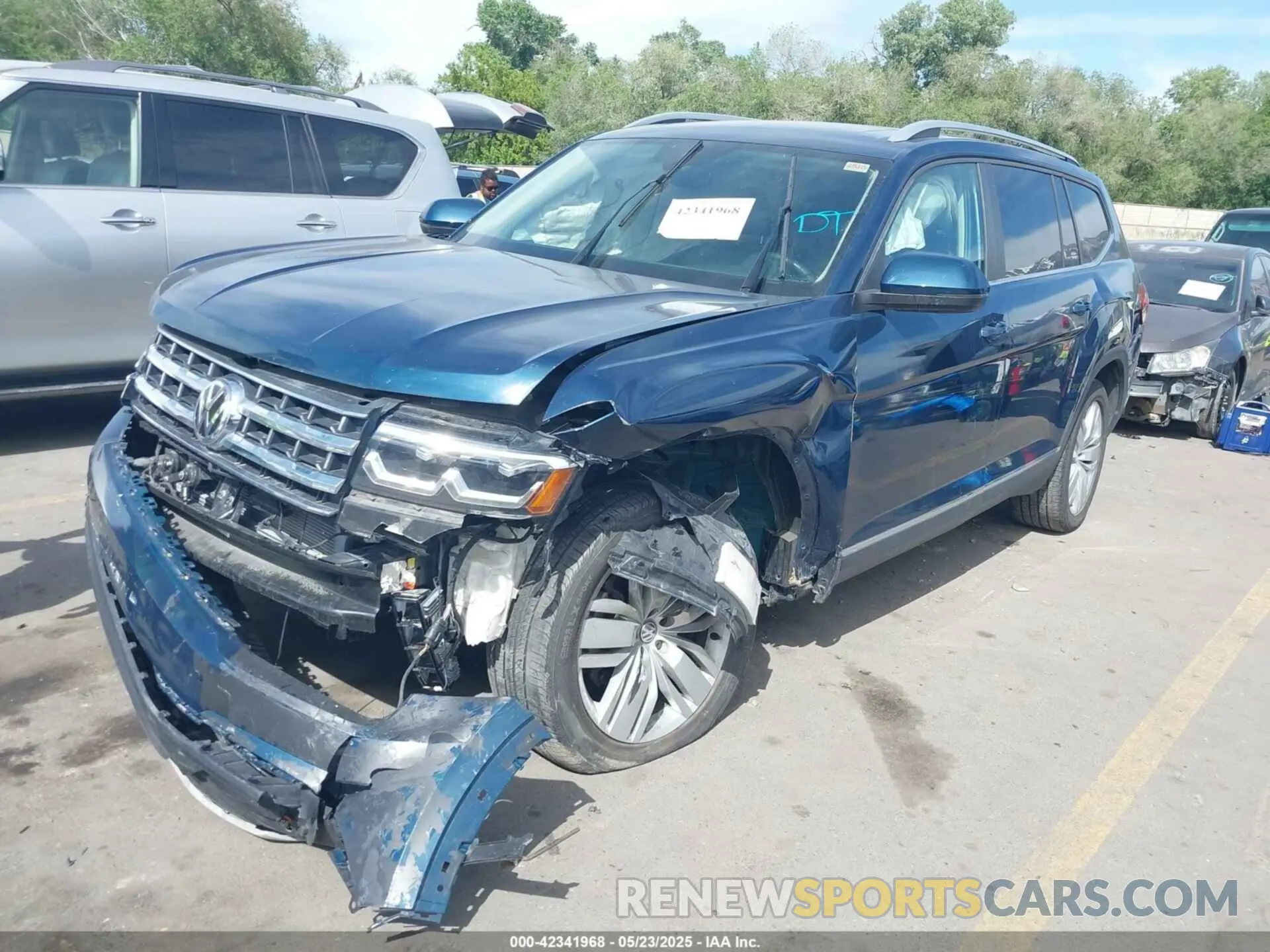 2 fotografías del automóvil dañado 1V2MR2CA6KC612422 VOLKSWAGEN ATLAS 2019