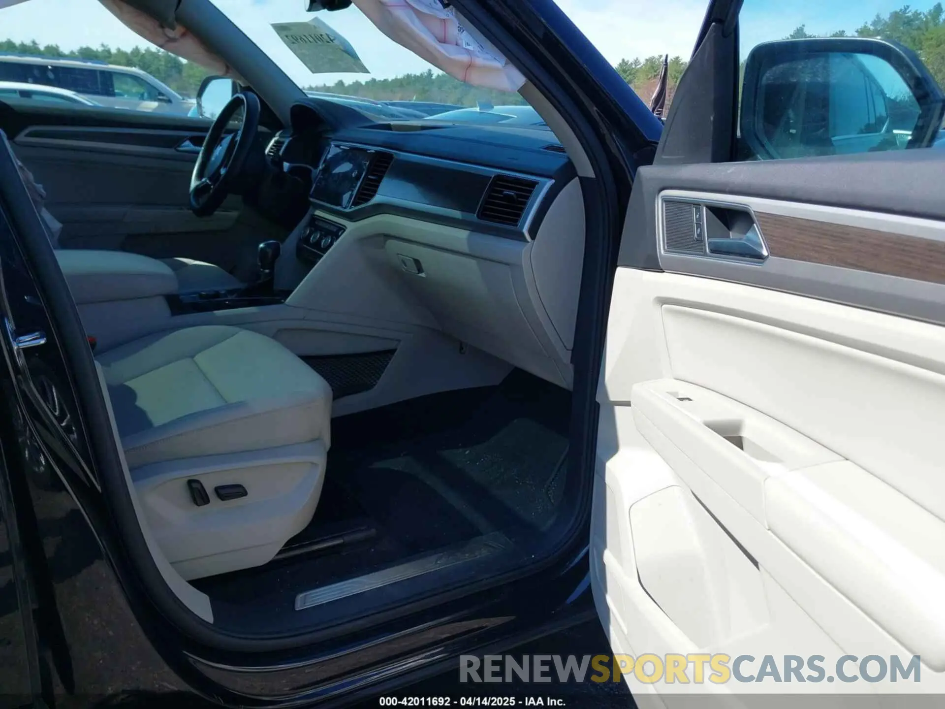 5 fotografías del automóvil dañado 1V2MR2CA7KC526794 VOLKSWAGEN ATLAS 2019