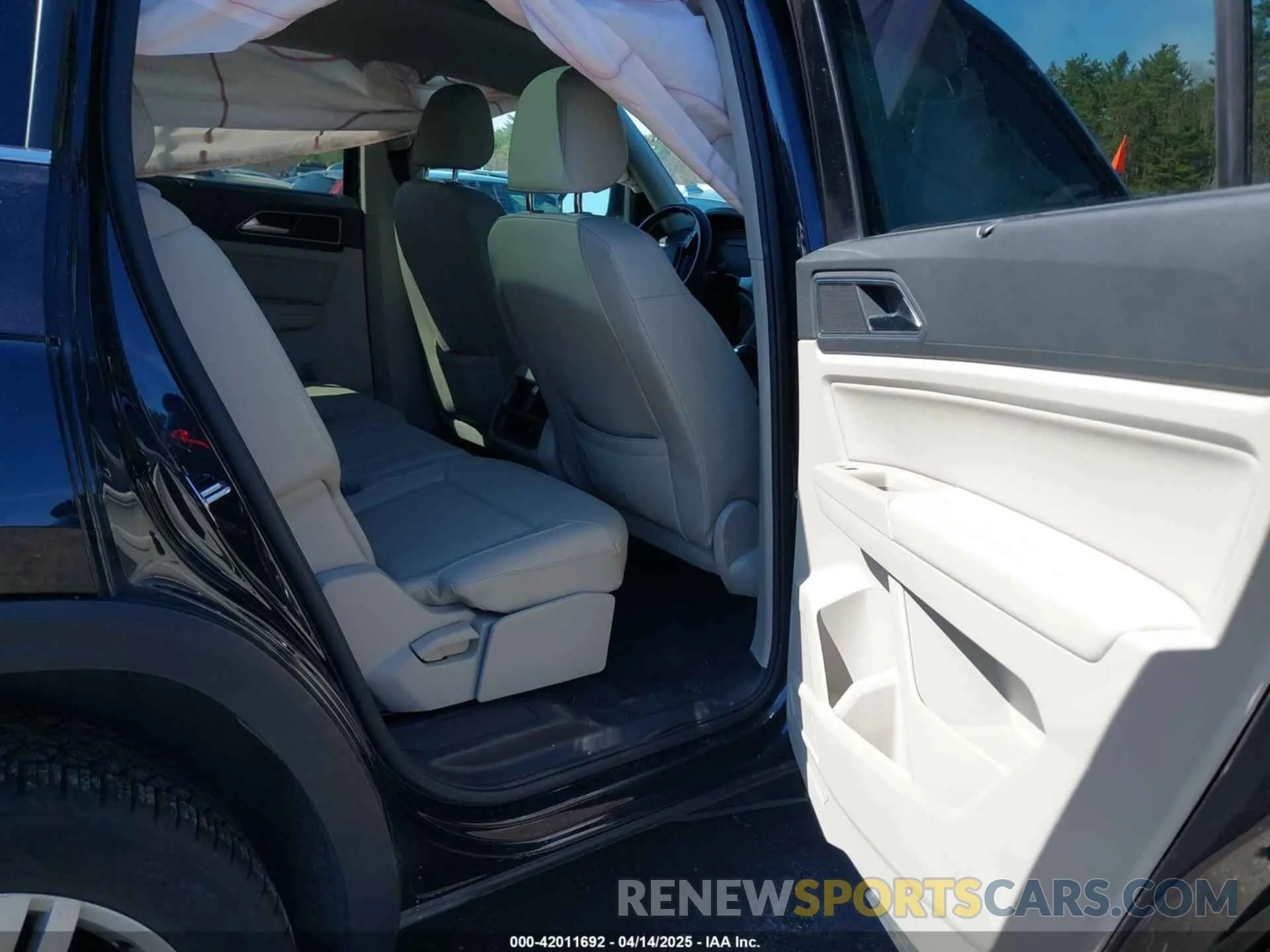 8 fotografías del automóvil dañado 1V2MR2CA7KC526794 VOLKSWAGEN ATLAS 2019