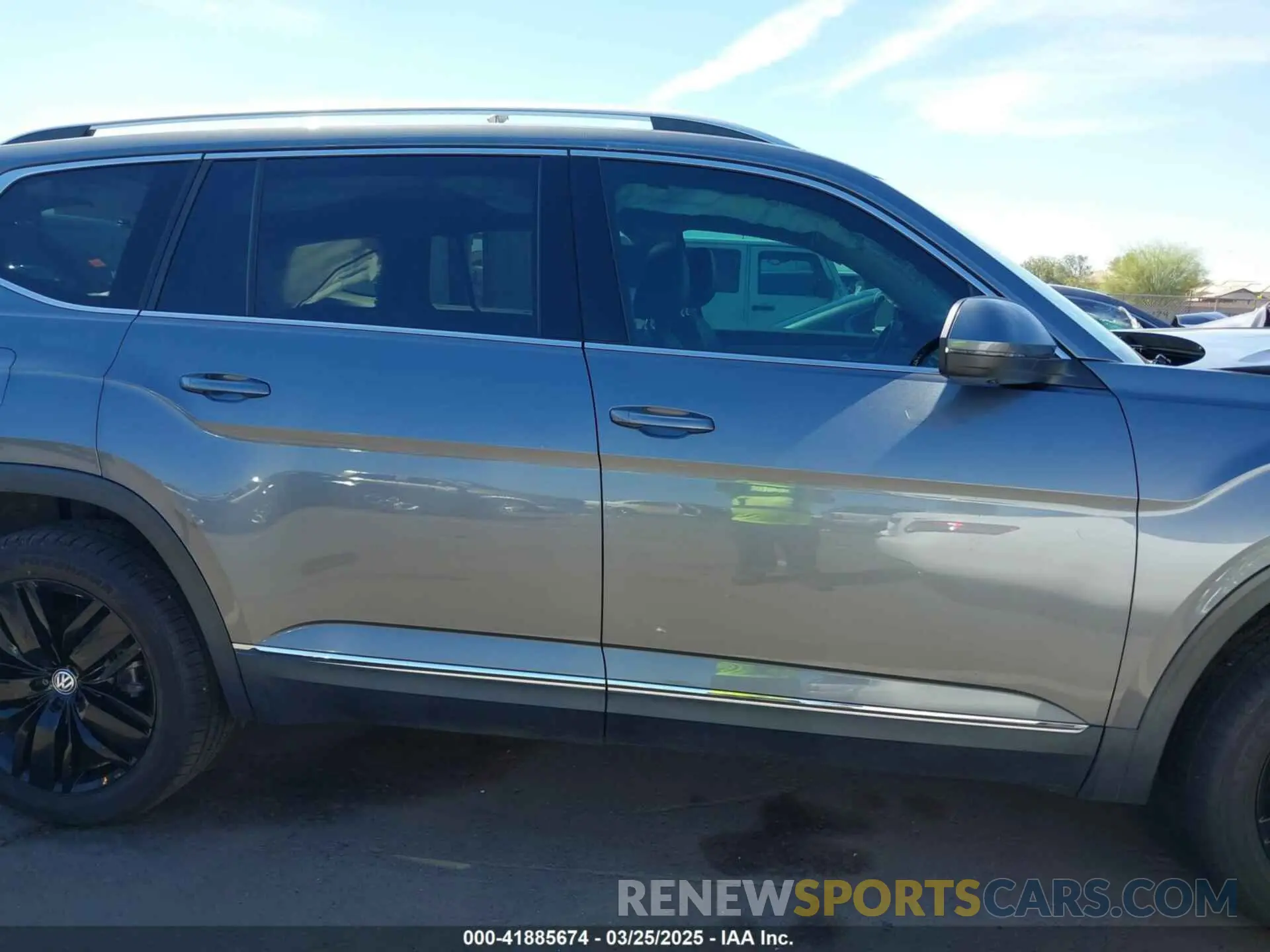 12 fotografías del automóvil dañado 1V2NR2CA1KC560590 VOLKSWAGEN ATLAS 2019
