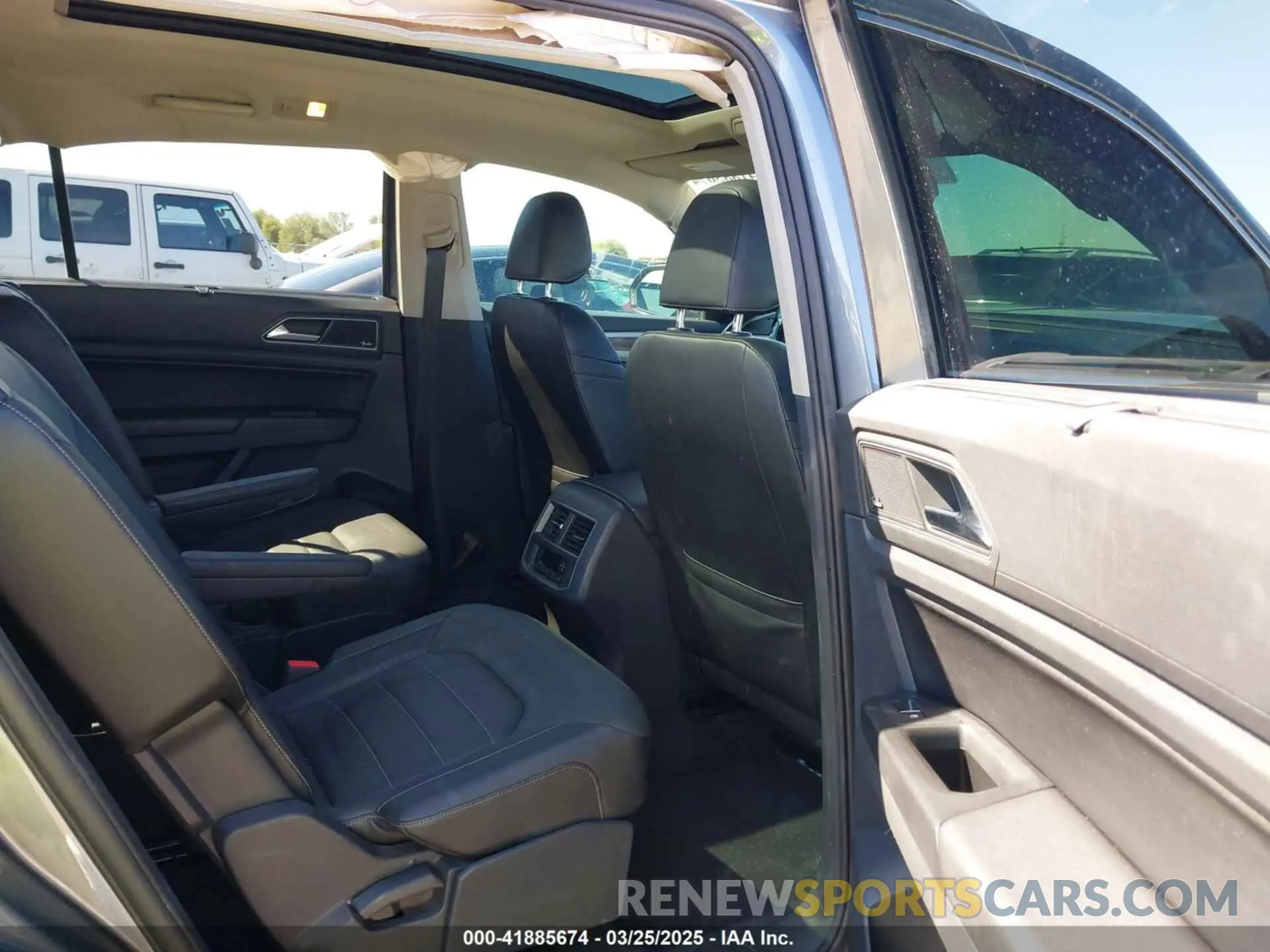 8 fotografías del automóvil dañado 1V2NR2CA1KC560590 VOLKSWAGEN ATLAS 2019