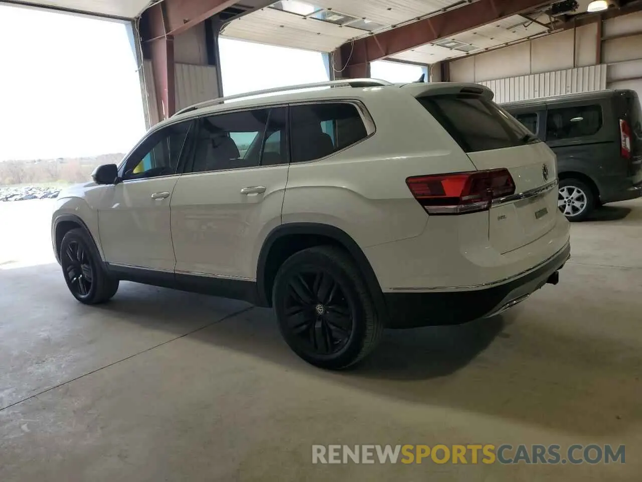 2 fotografías del automóvil dañado 1V2NR2CA4KC534050 VOLKSWAGEN ATLAS 2019