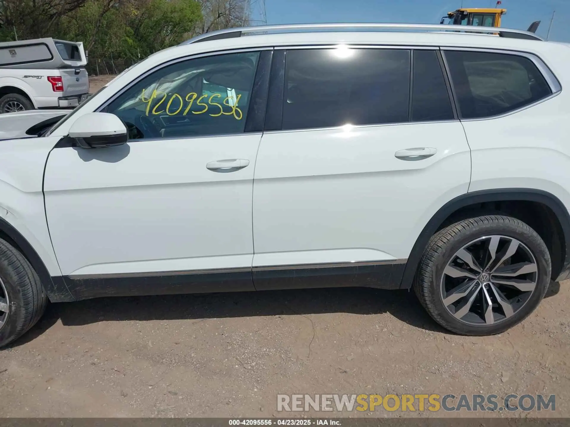 14 fotografías del automóvil dañado 1V2NR2CA4KC612472 VOLKSWAGEN ATLAS 2019