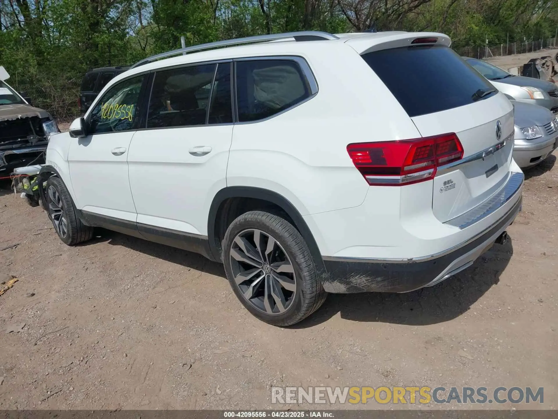 3 fotografías del automóvil dañado 1V2NR2CA4KC612472 VOLKSWAGEN ATLAS 2019