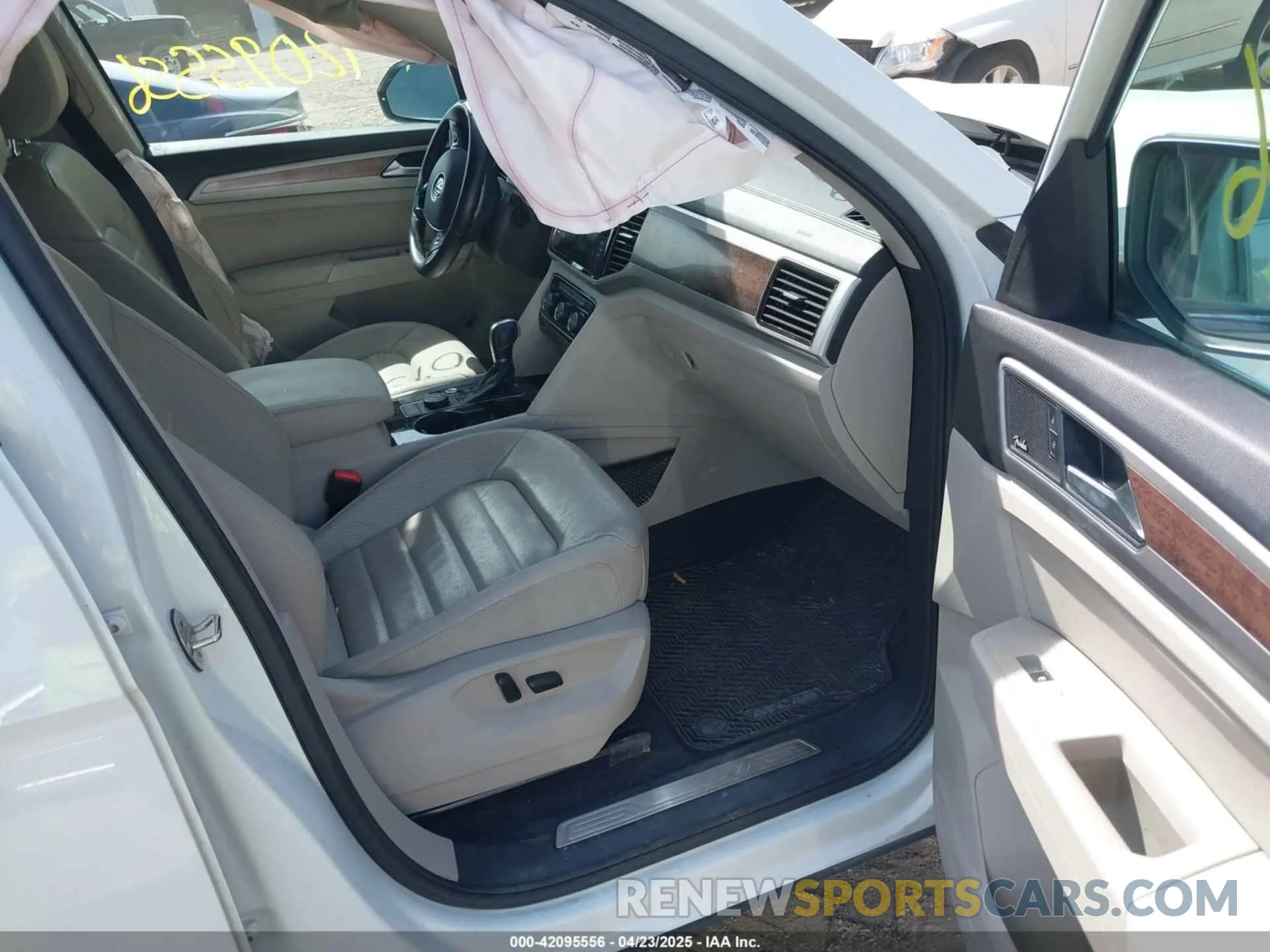 5 fotografías del automóvil dañado 1V2NR2CA4KC612472 VOLKSWAGEN ATLAS 2019