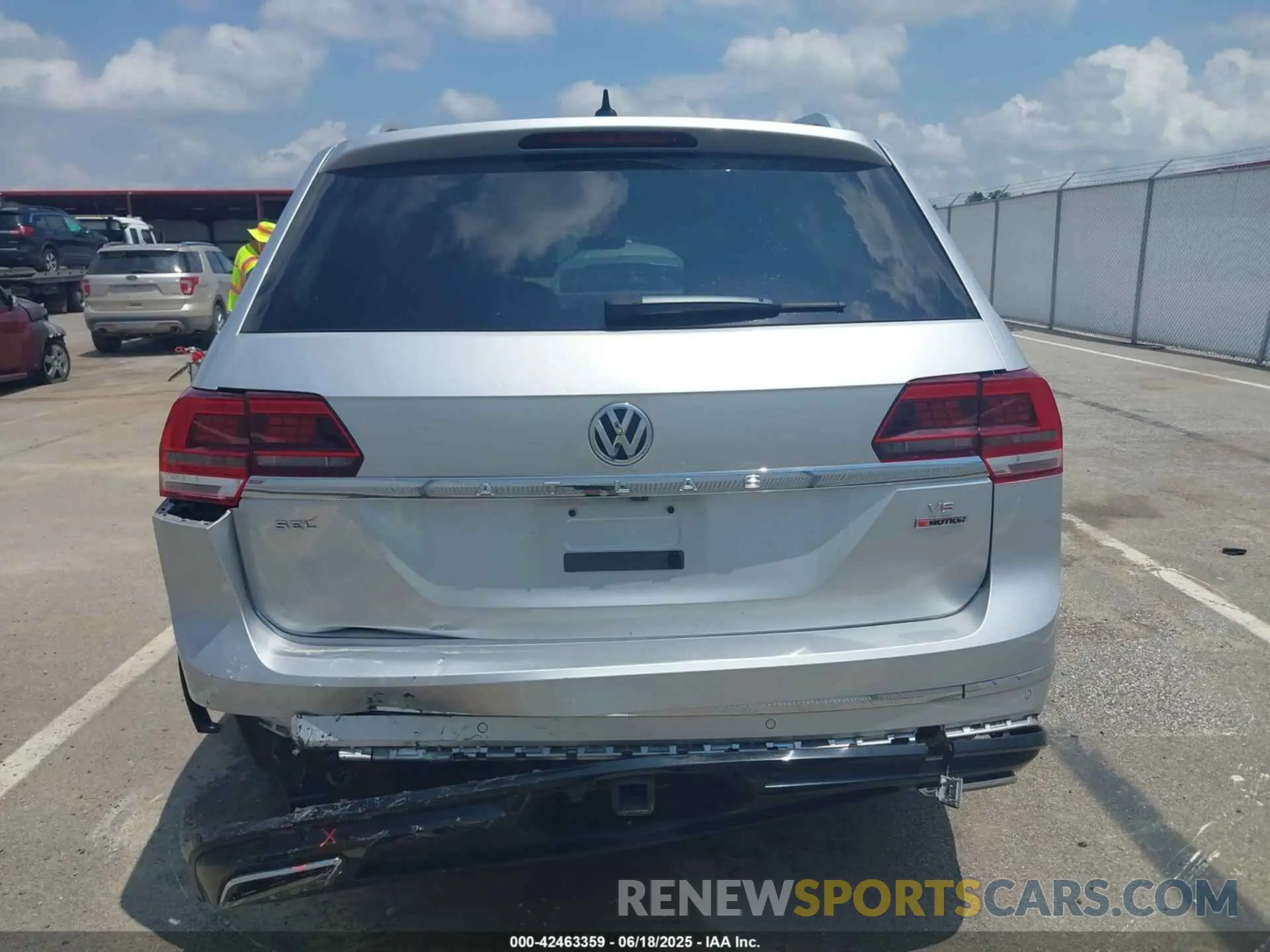 16 fotografías del automóvil dañado 1V2RR2CA1KC536548 VOLKSWAGEN ATLAS 2019