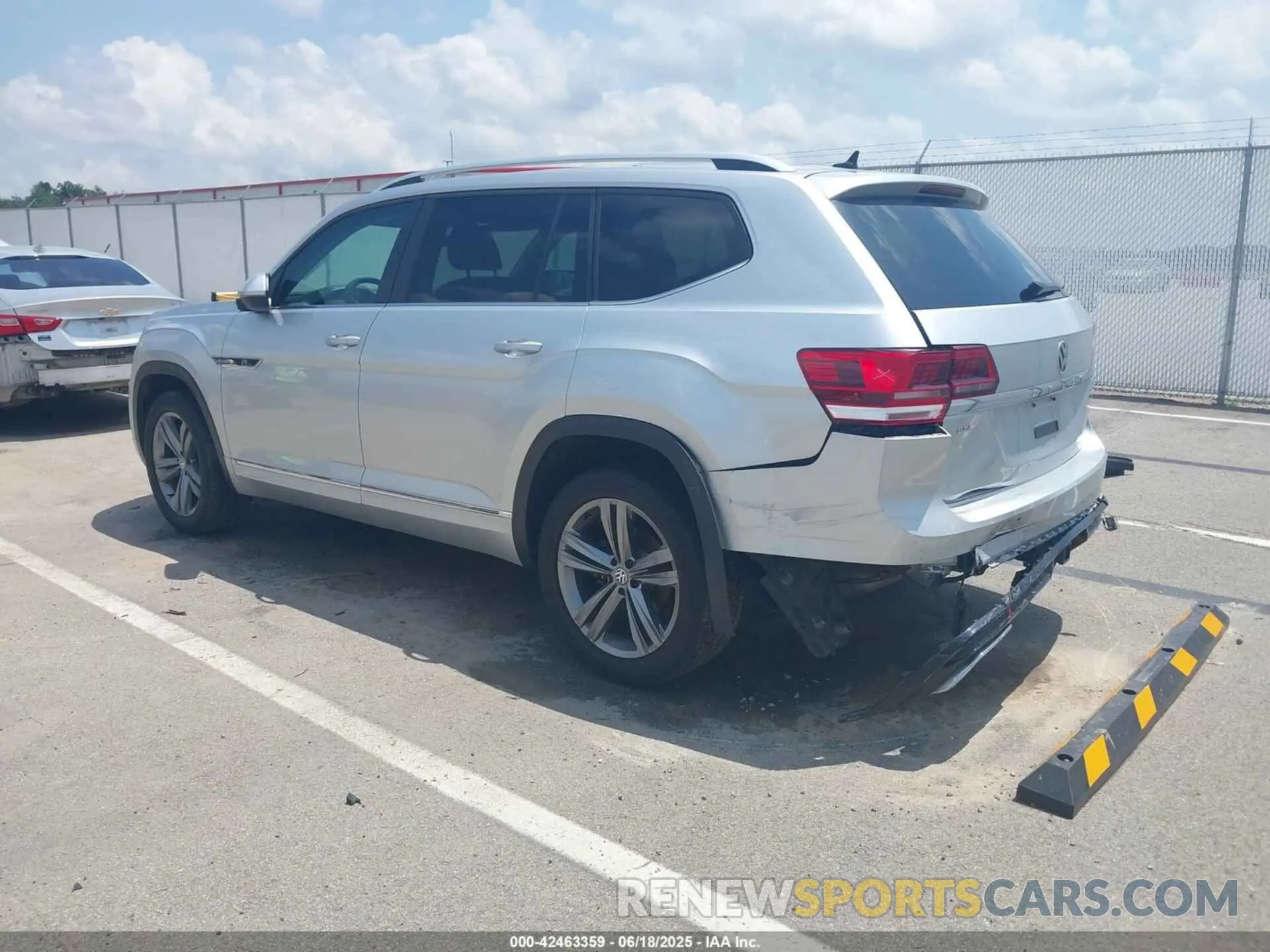 3 fotografías del automóvil dañado 1V2RR2CA1KC536548 VOLKSWAGEN ATLAS 2019