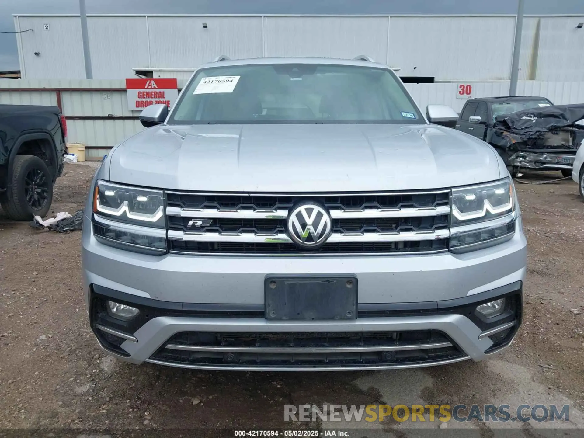 12 fotografías del automóvil dañado 1V2SR2CAXKC618621 VOLKSWAGEN ATLAS 2019