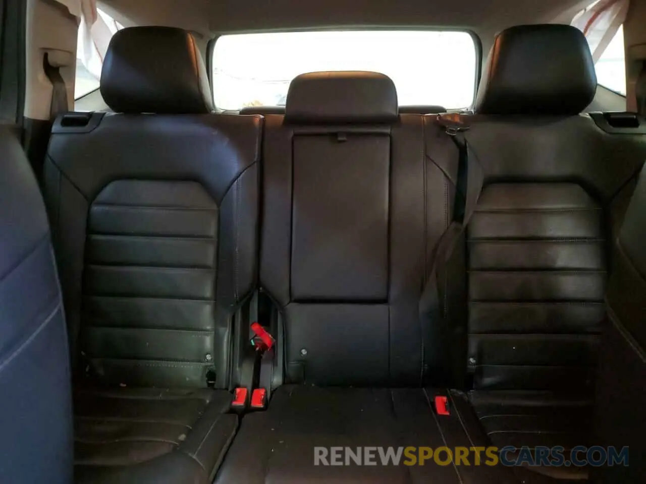 10 fotografías del automóvil dañado 1V2TR2CA0KC565965 VOLKSWAGEN ATLAS 2019