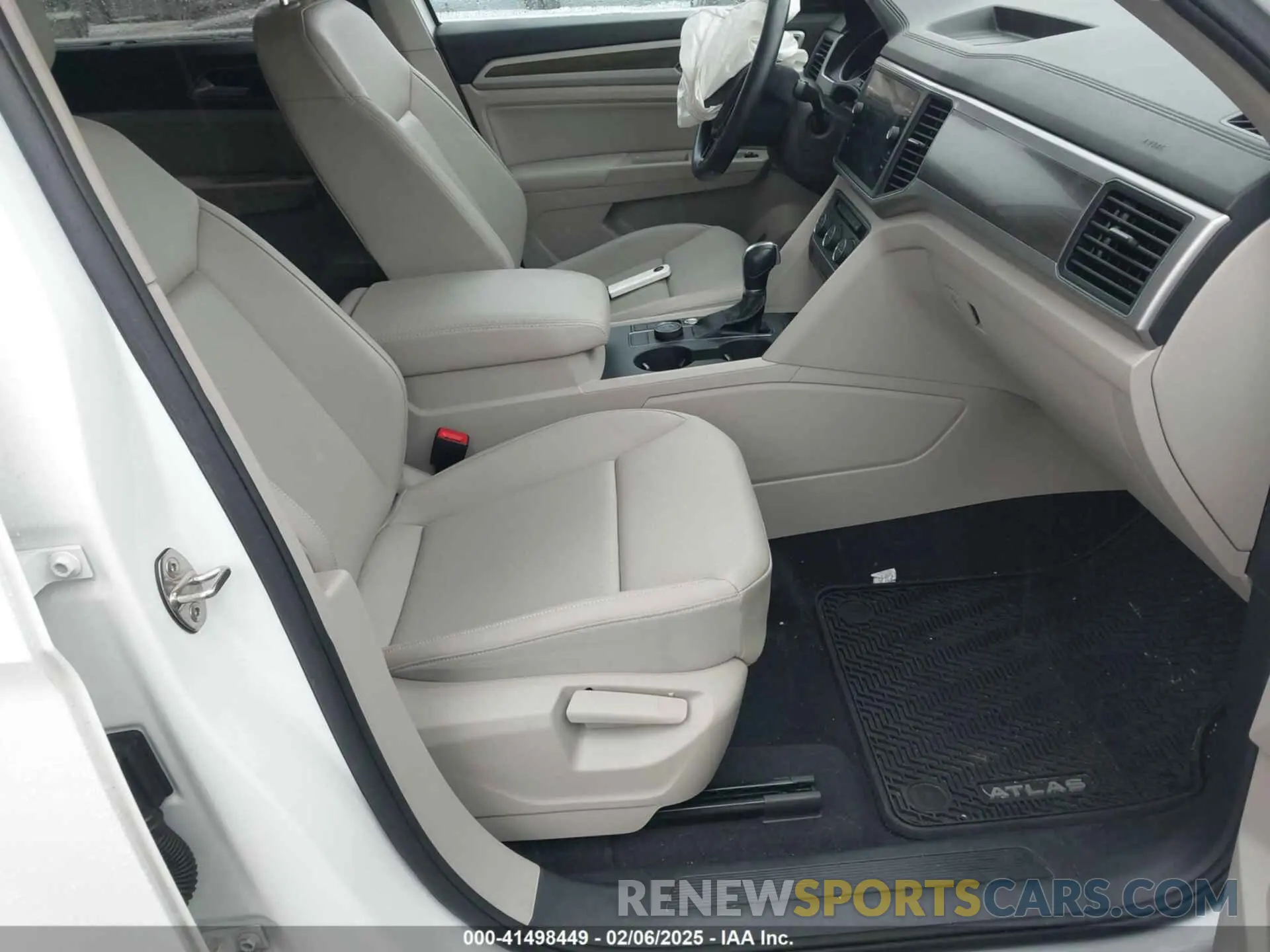 5 fotografías del automóvil dañado 1V2UR2CA1KC538147 VOLKSWAGEN ATLAS 2019