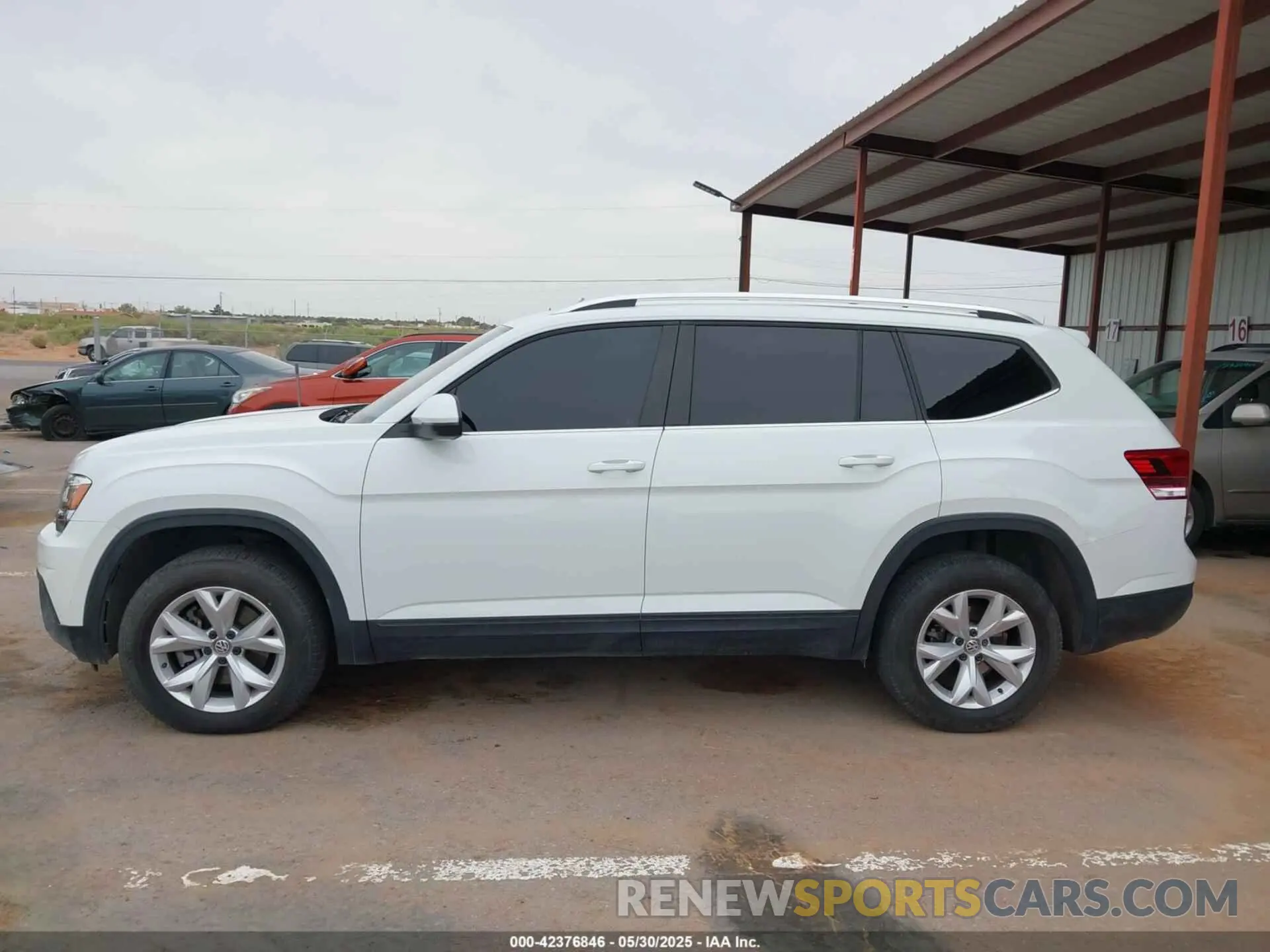 14 fotografías del automóvil dañado 1V2UR2CA1KC547608 VOLKSWAGEN ATLAS 2019