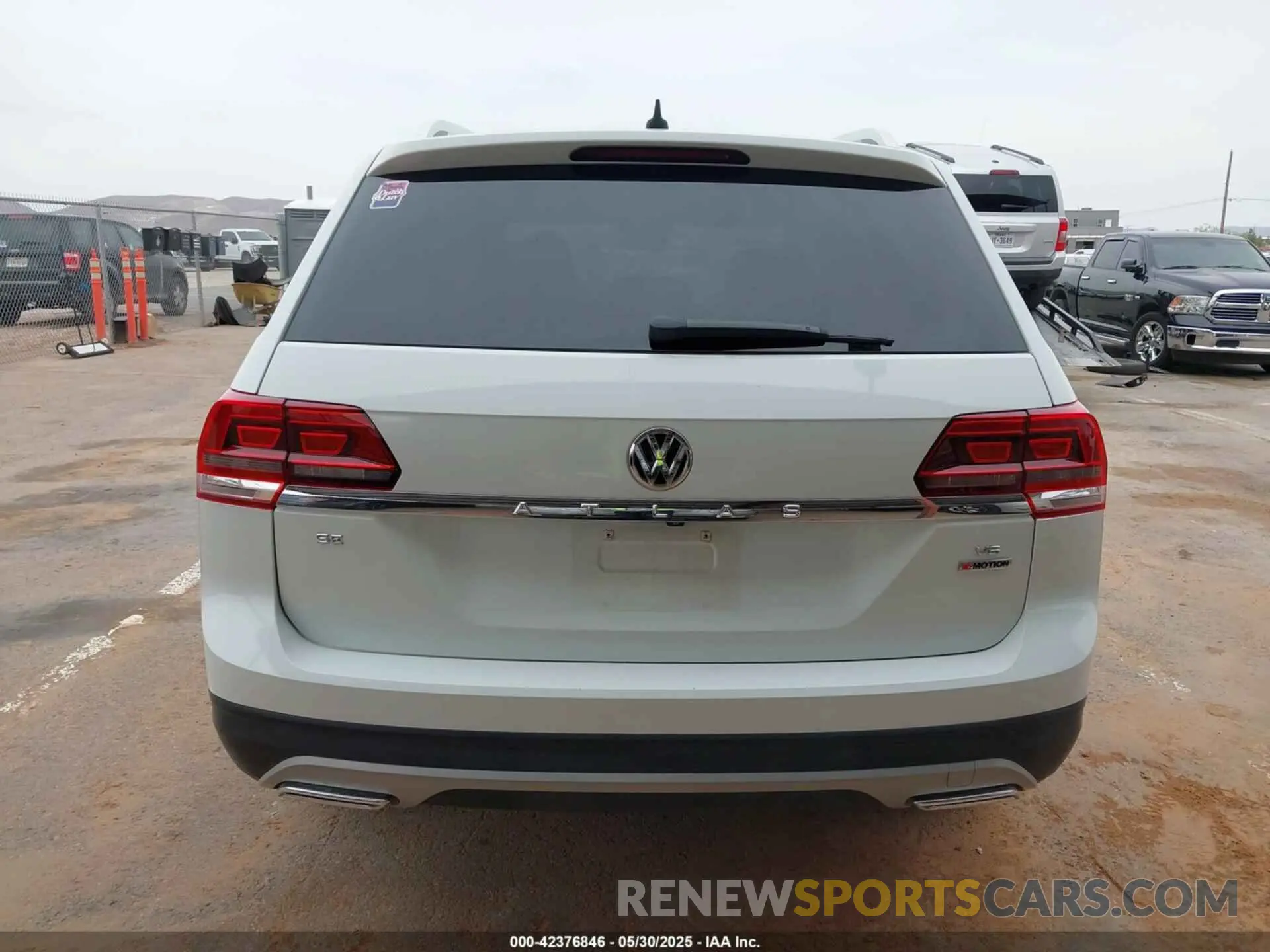 16 fotografías del automóvil dañado 1V2UR2CA1KC547608 VOLKSWAGEN ATLAS 2019