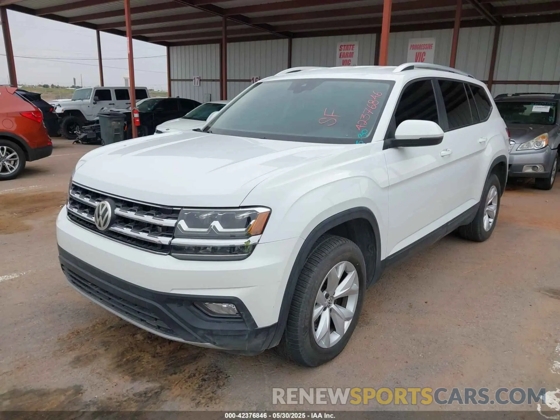 2 fotografías del automóvil dañado 1V2UR2CA1KC547608 VOLKSWAGEN ATLAS 2019