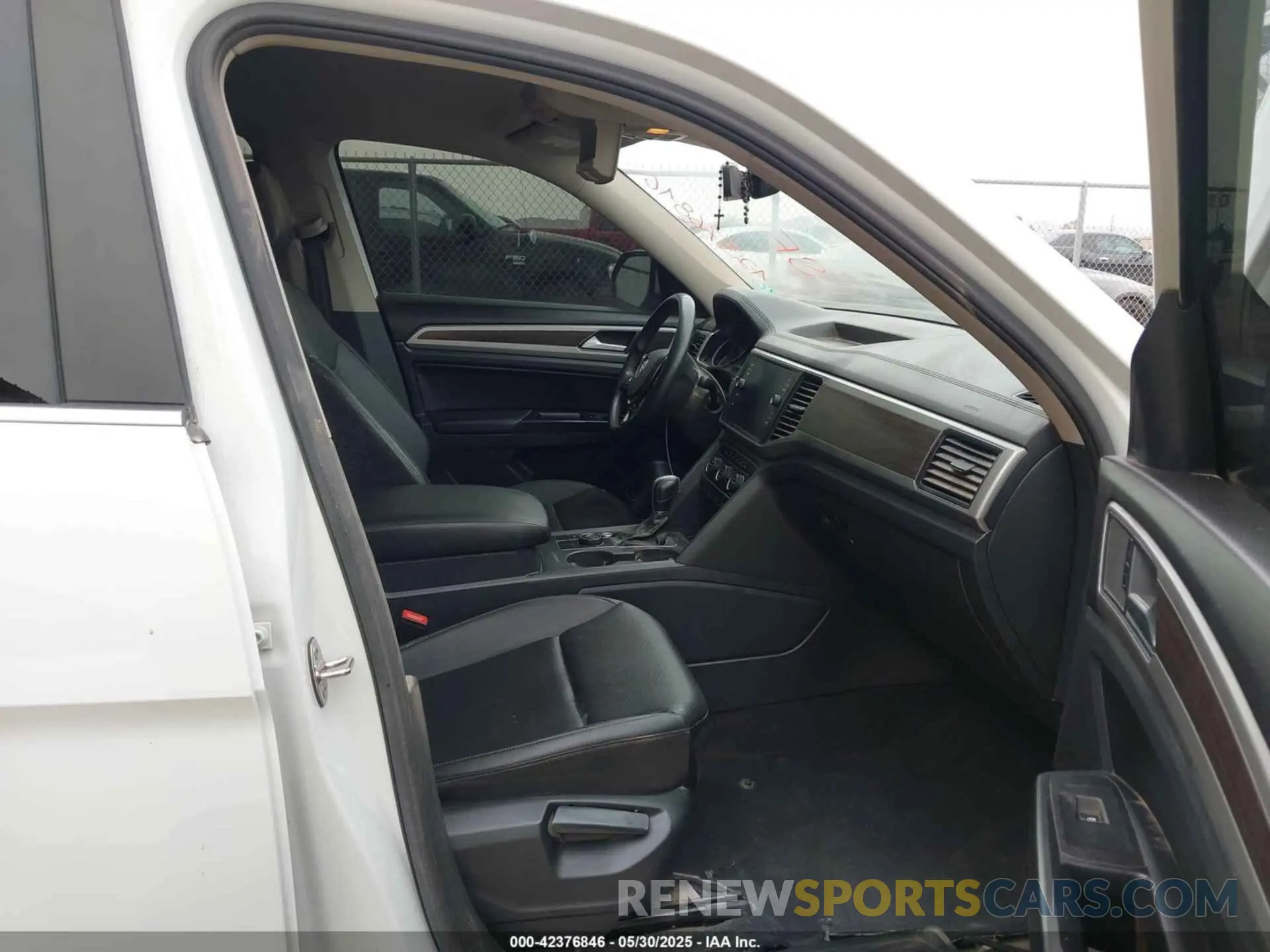 5 fotografías del automóvil dañado 1V2UR2CA1KC547608 VOLKSWAGEN ATLAS 2019