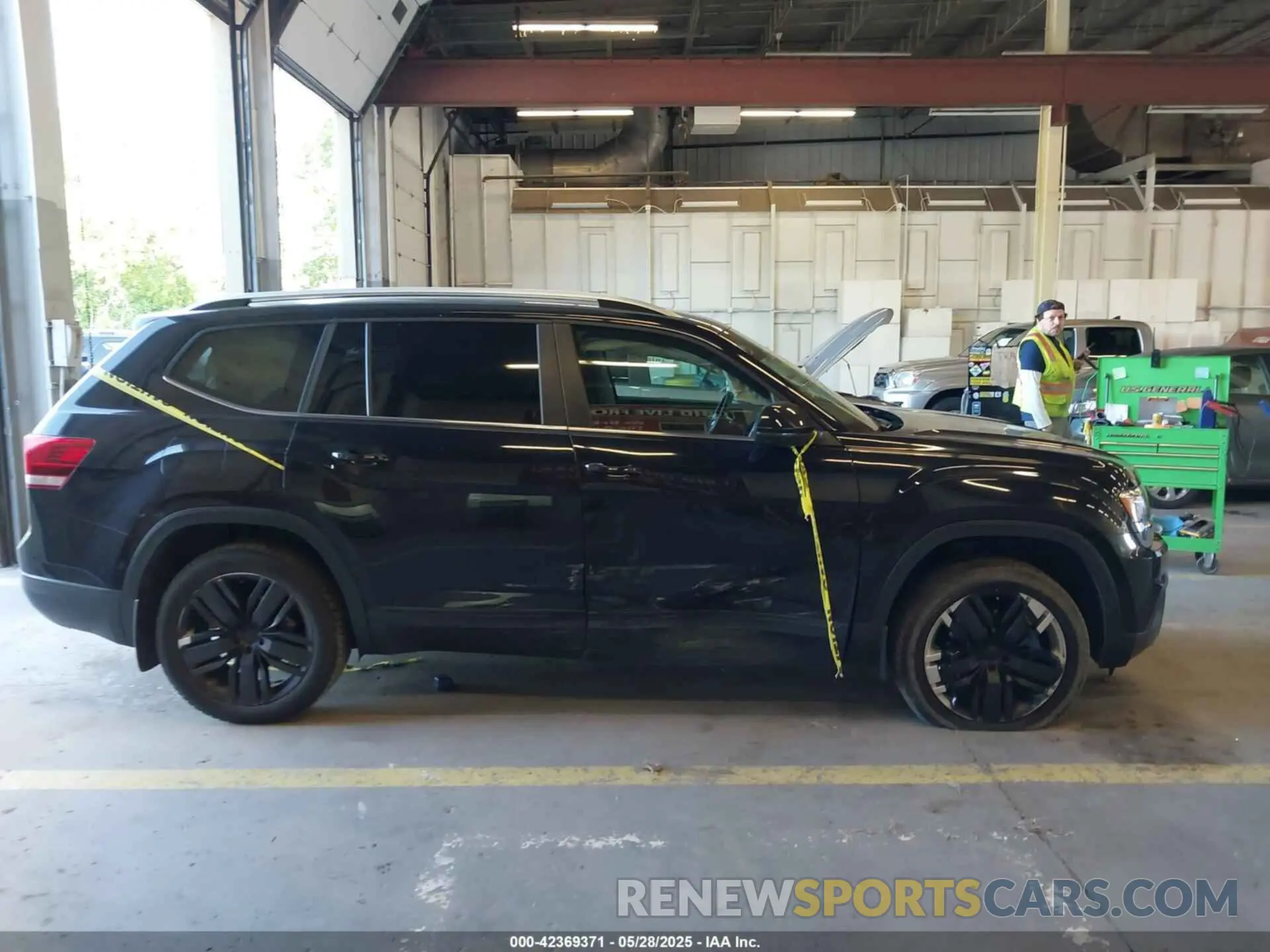 13 fotografías del automóvil dañado 1V2UR2CA2KC515962 VOLKSWAGEN ATLAS 2019