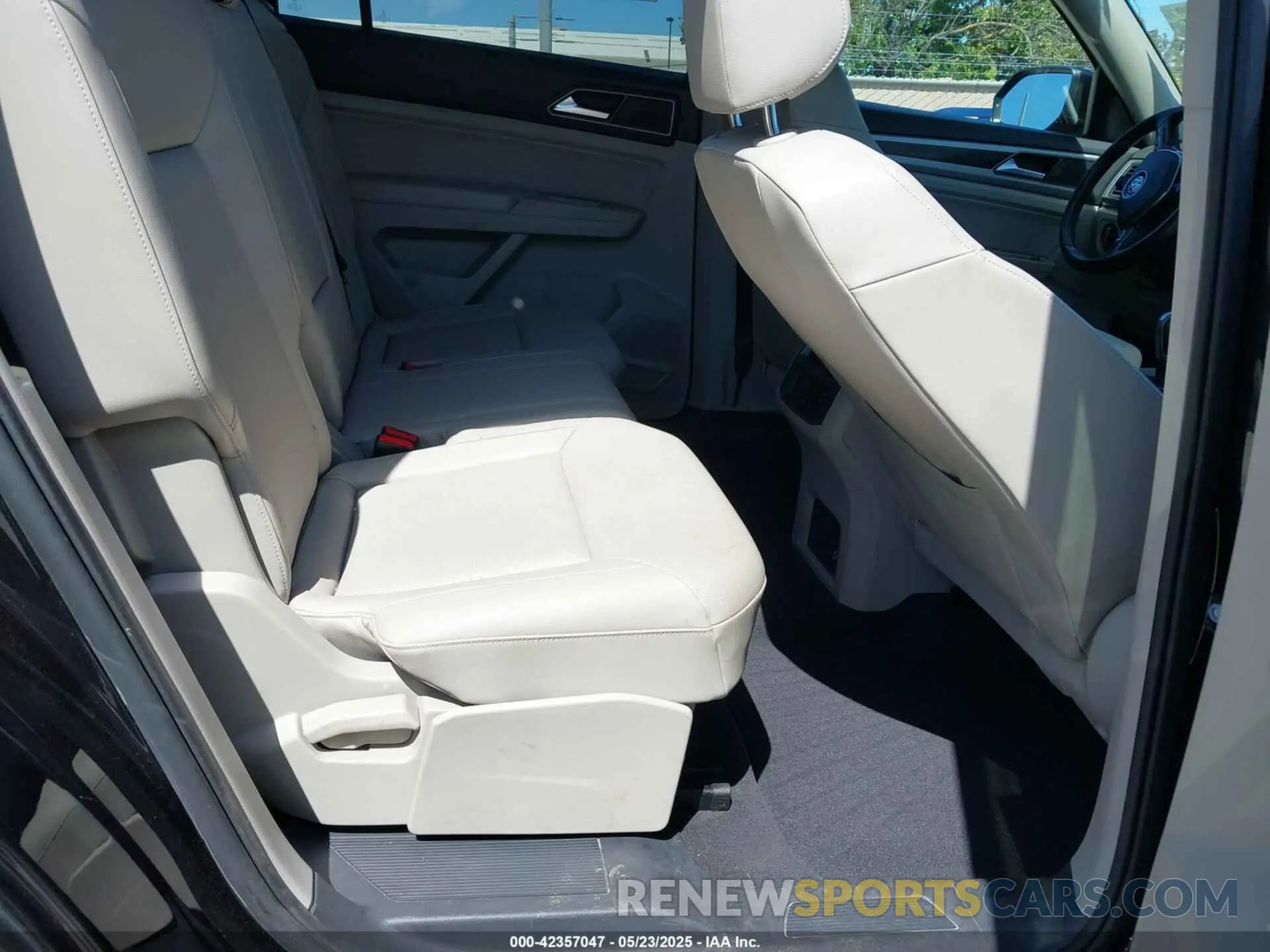 8 fotografías del automóvil dañado 1V2UR2CA2KC528291 VOLKSWAGEN ATLAS 2019