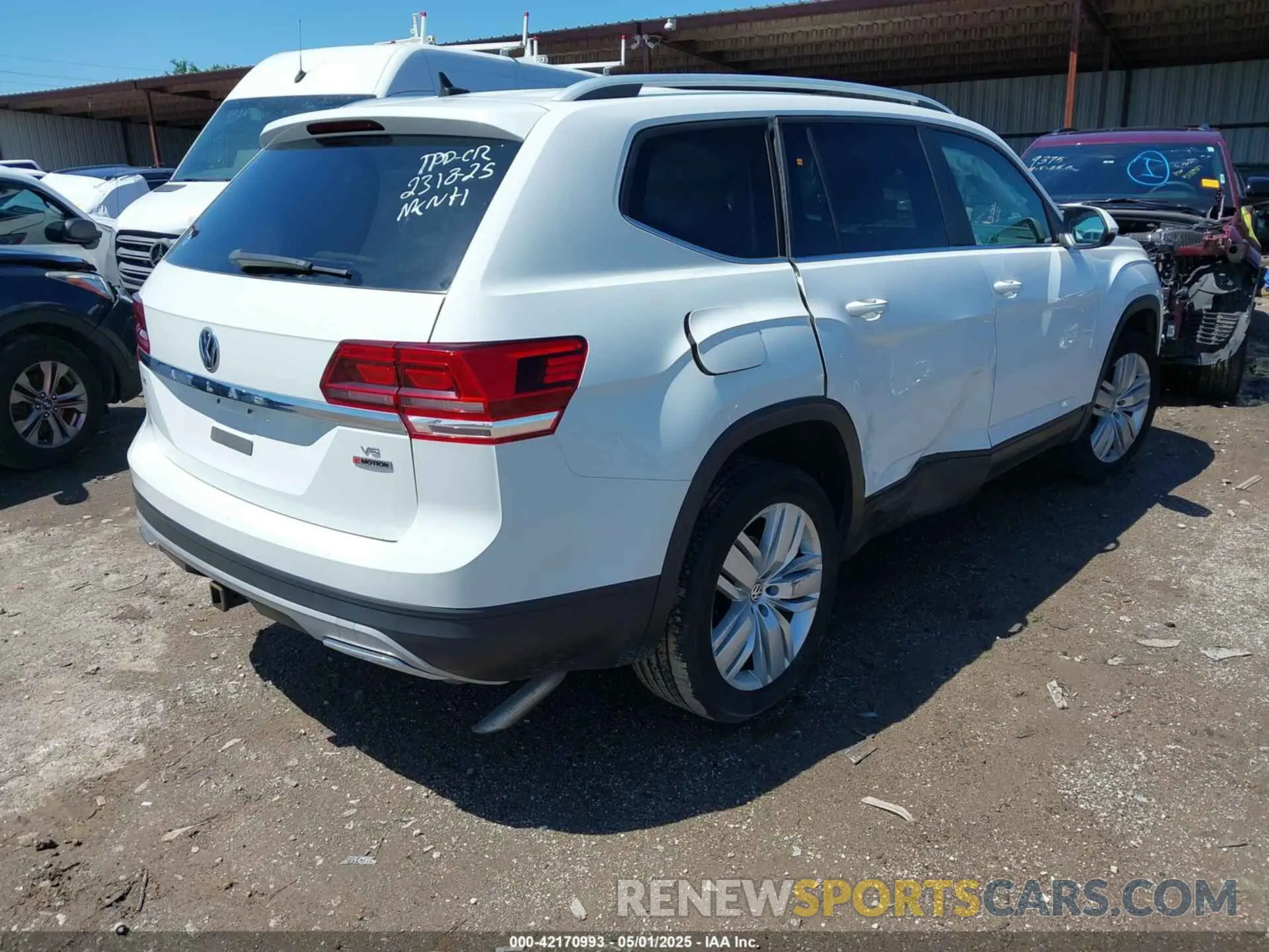 4 fotografías del automóvil dañado 1V2UR2CA2KC590287 VOLKSWAGEN ATLAS 2019