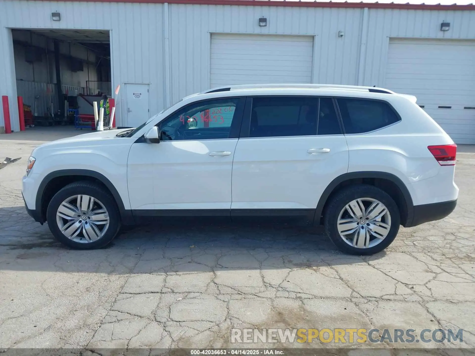 15 fotografías del automóvil dañado 1V2UR2CA3KC613804 VOLKSWAGEN ATLAS 2019