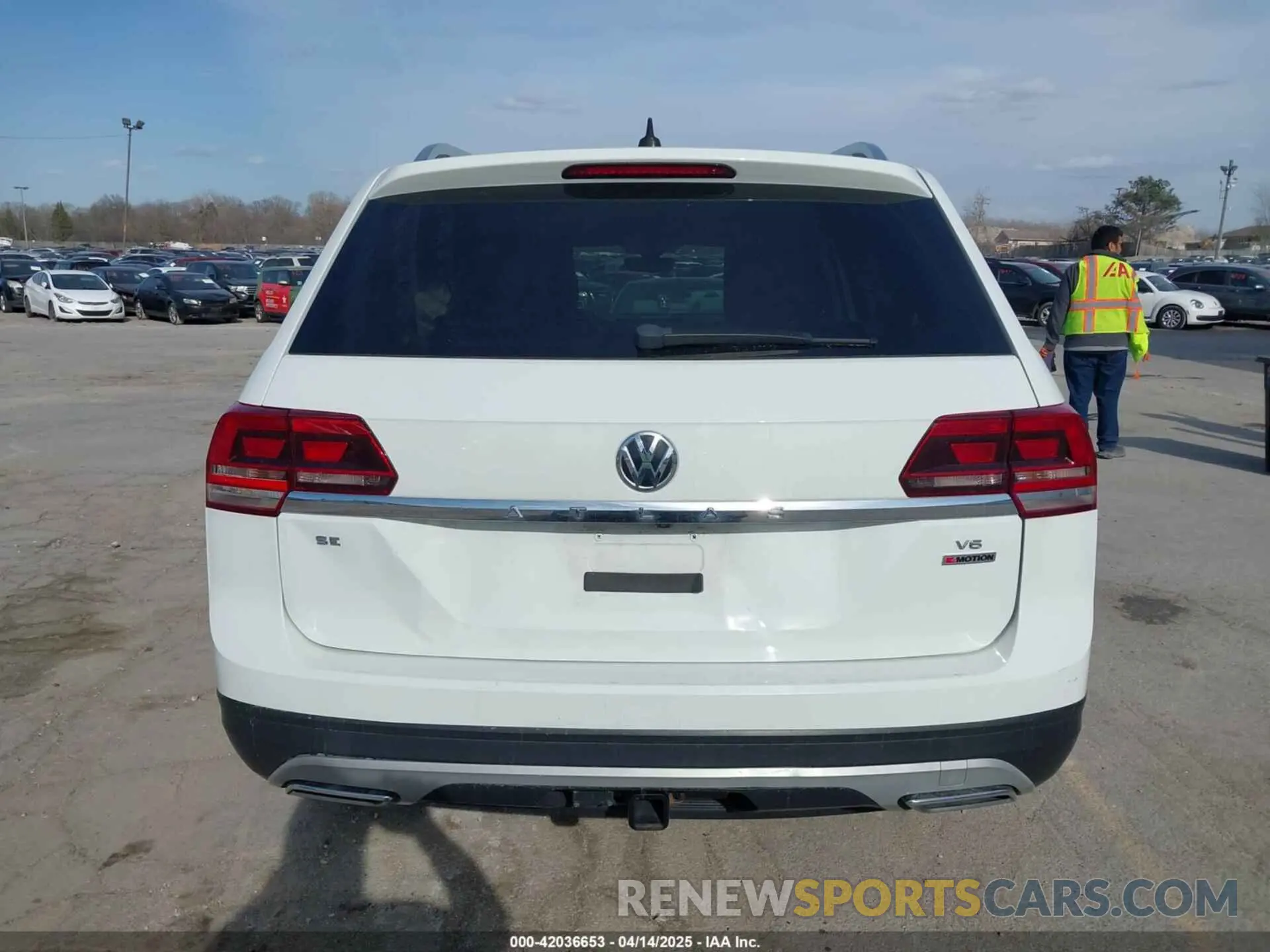 17 fotografías del automóvil dañado 1V2UR2CA3KC613804 VOLKSWAGEN ATLAS 2019