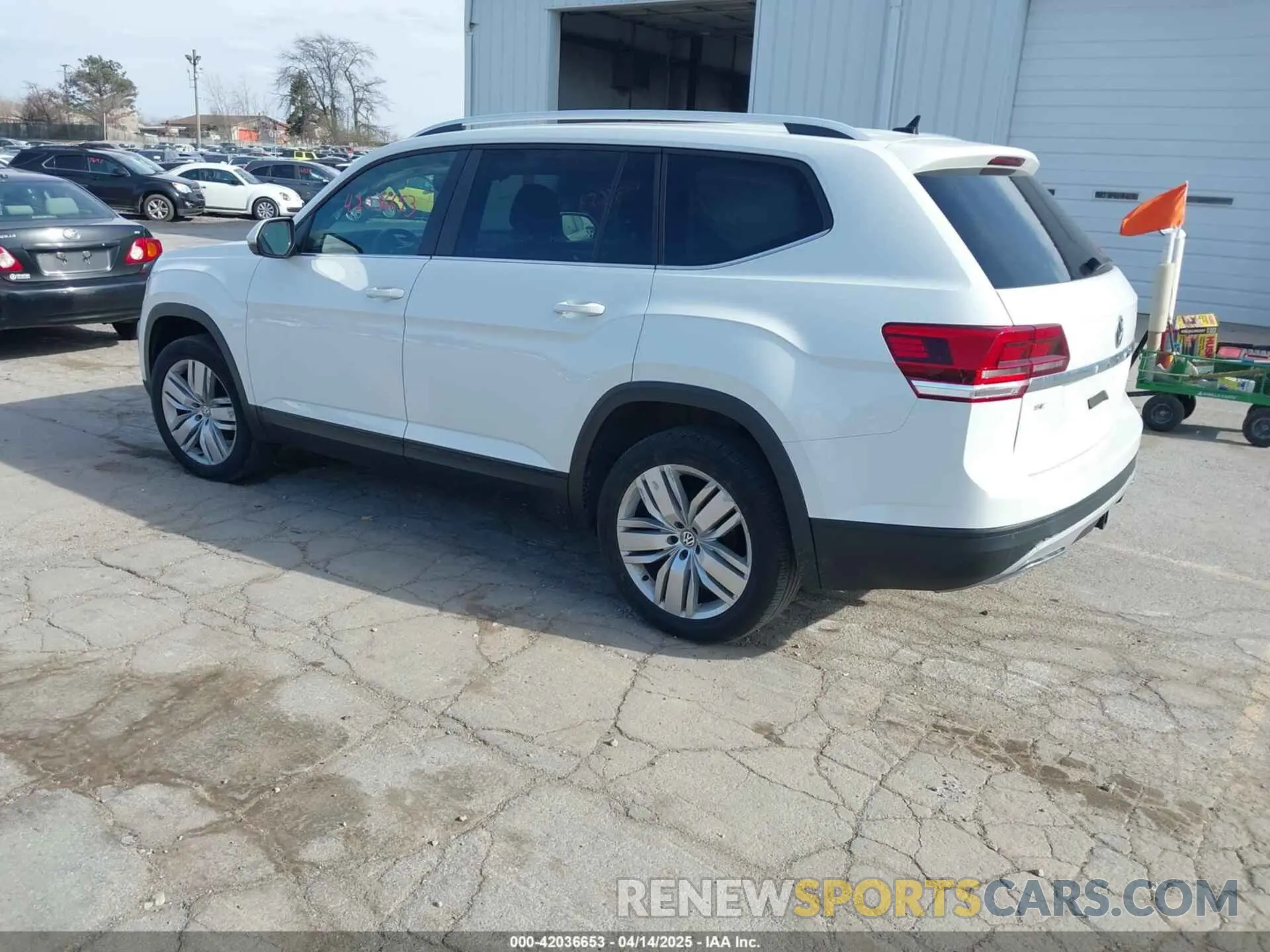 3 fotografías del automóvil dañado 1V2UR2CA3KC613804 VOLKSWAGEN ATLAS 2019