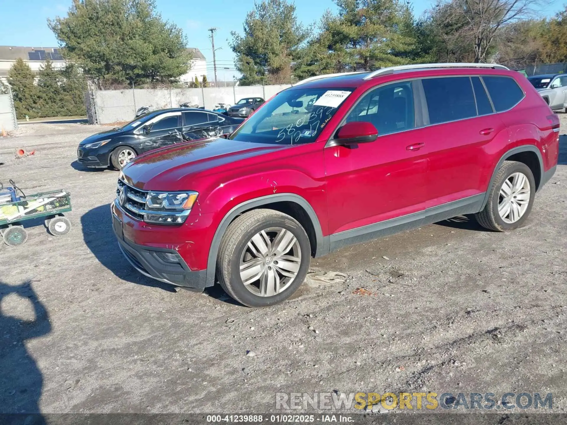 2 fotografías del automóvil dañado 1V2UR2CA4KC580392 VOLKSWAGEN ATLAS 2019