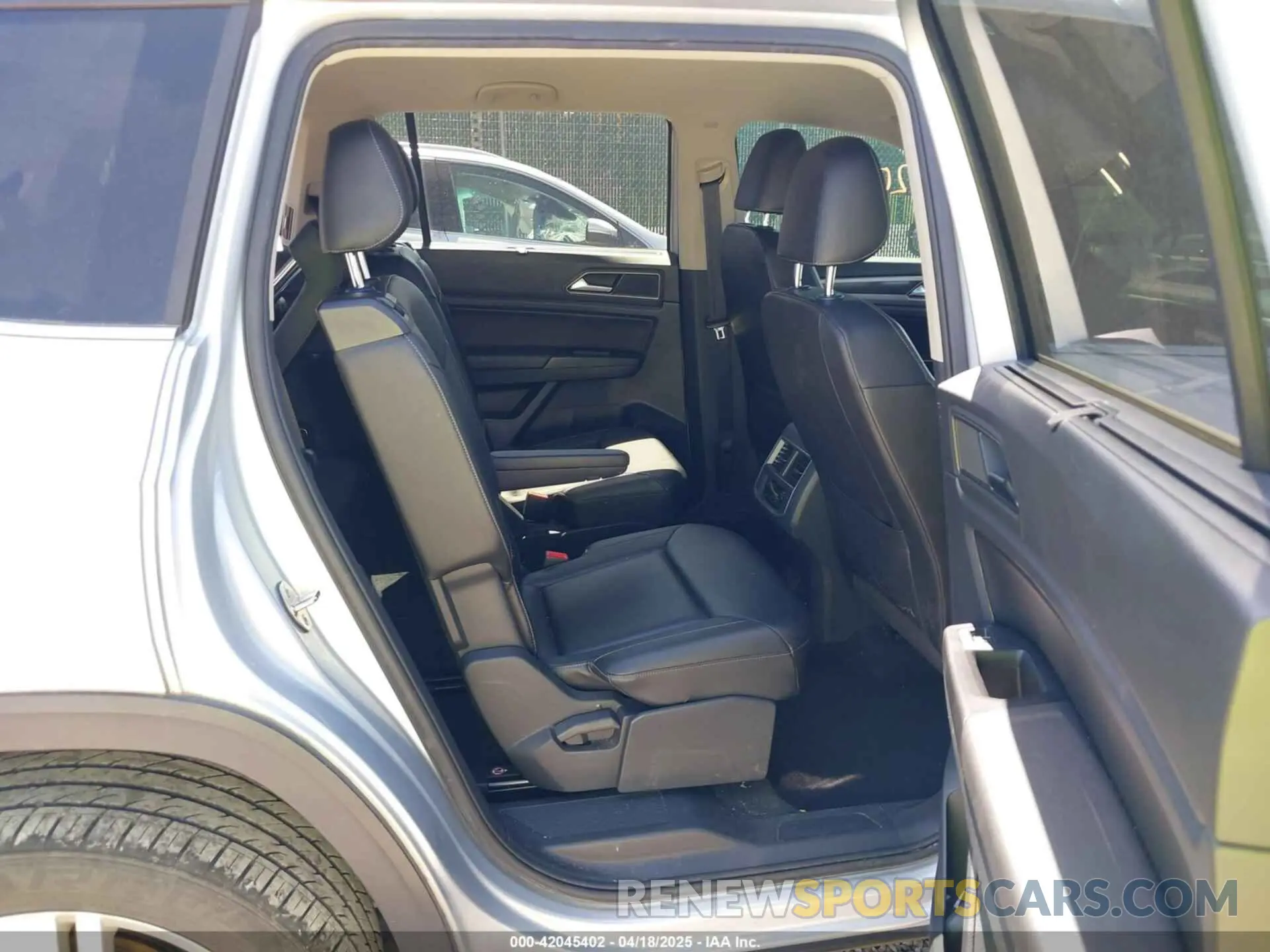 8 fotografías del automóvil dañado 1V2UR2CA7KC528108 VOLKSWAGEN ATLAS 2019
