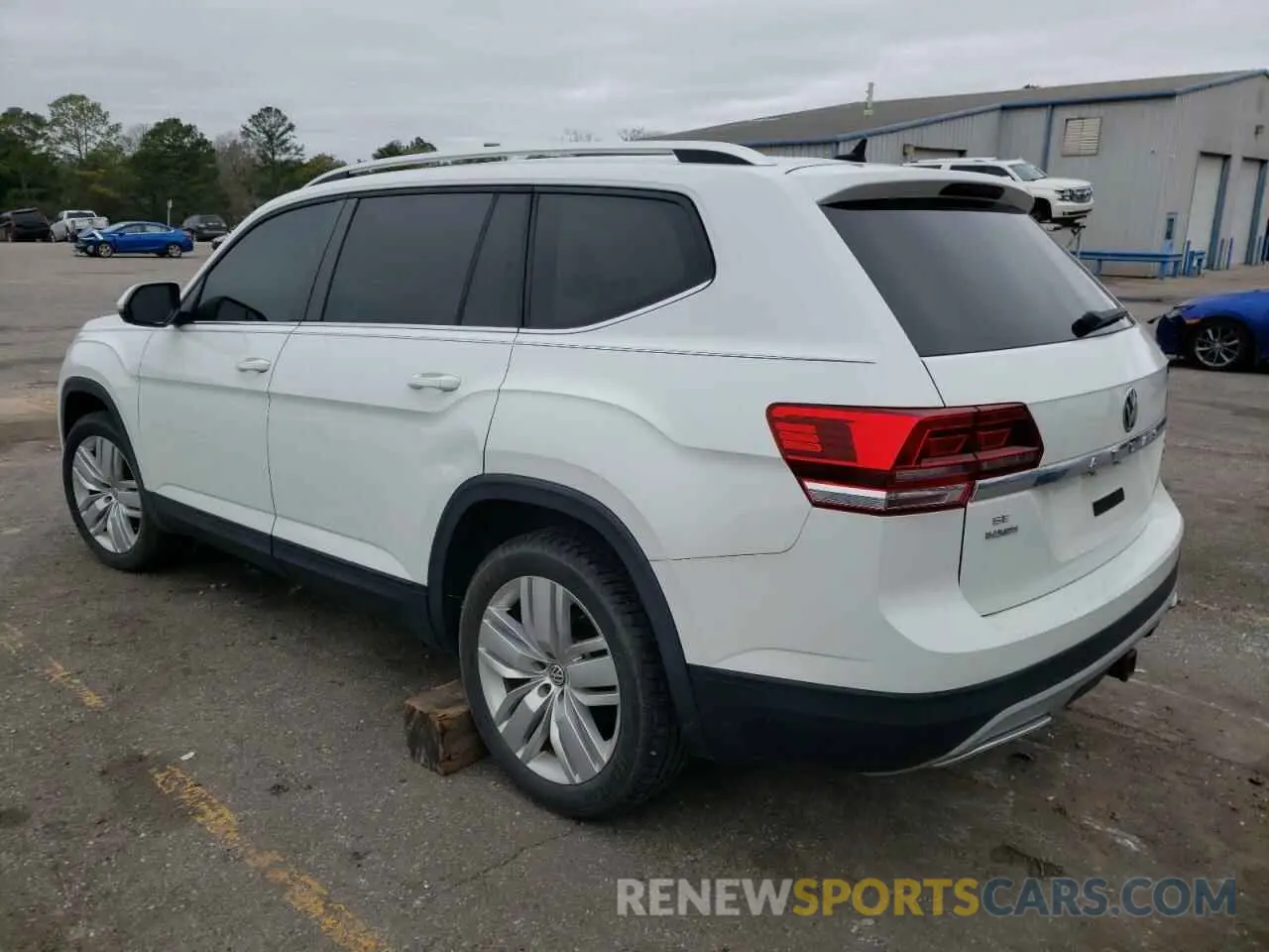 2 fotografías del automóvil dañado 1V2UR2CA9KC503923 VOLKSWAGEN ATLAS 2019