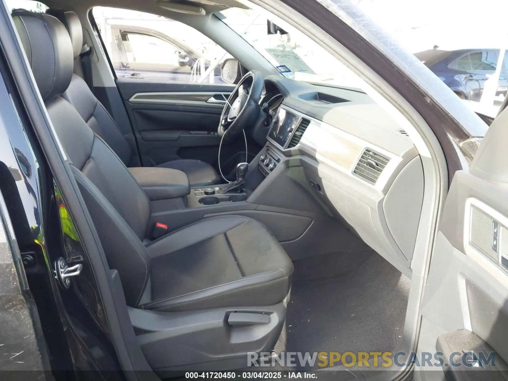 5 fotografías del automóvil dañado 1V2UR2CAXKC533741 VOLKSWAGEN ATLAS 2019