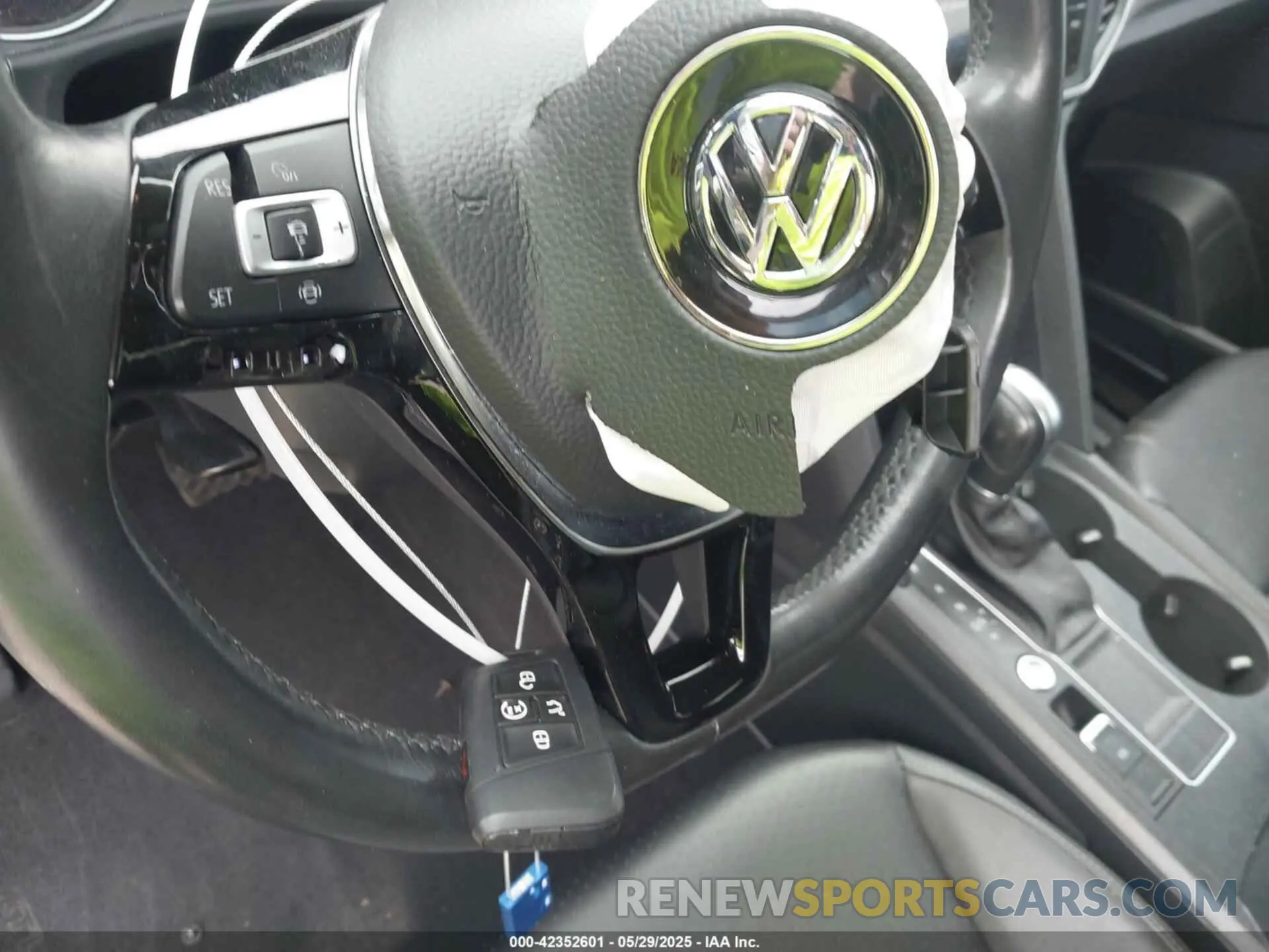 11 fotografías del automóvil dañado 1V2WP2CA1KC591364 VOLKSWAGEN ATLAS 2019