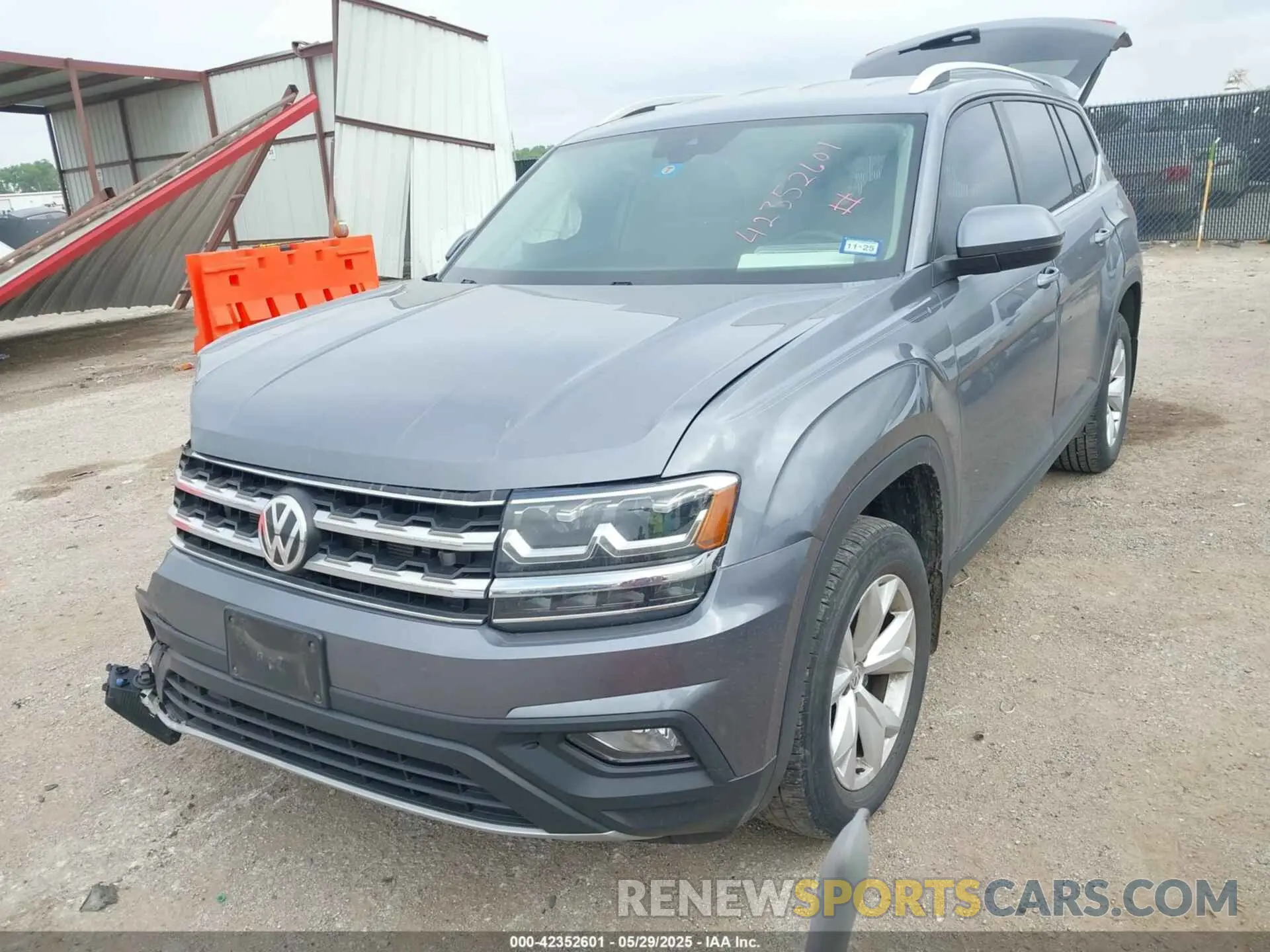 2 fotografías del automóvil dañado 1V2WP2CA1KC591364 VOLKSWAGEN ATLAS 2019
