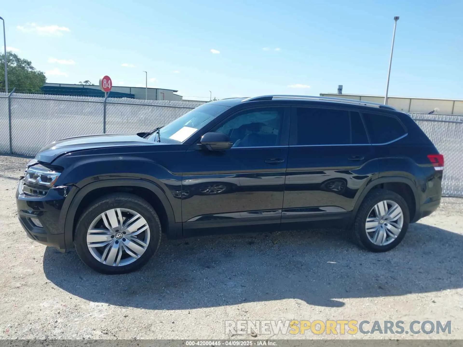 14 fotografías del automóvil dañado 1V2WR2CA1KC502998 VOLKSWAGEN ATLAS 2019