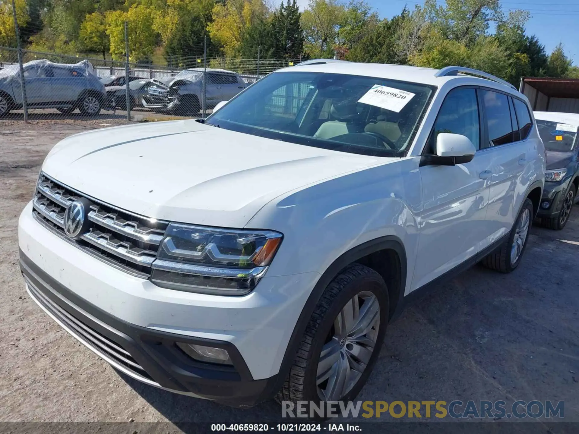 2 fotografías del automóvil dañado 1V2WR2CA1KC545124 VOLKSWAGEN ATLAS 2019