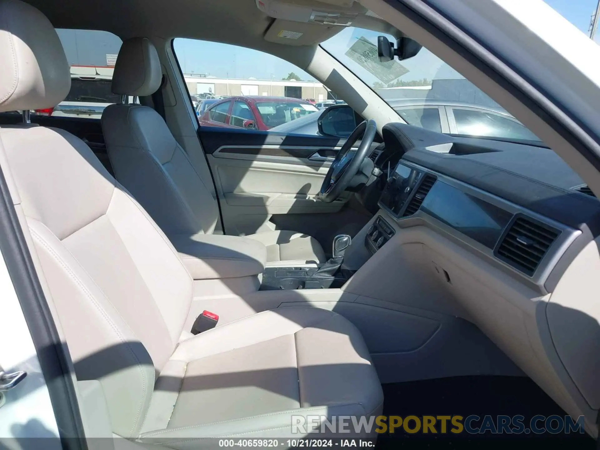 5 fotografías del automóvil dañado 1V2WR2CA1KC545124 VOLKSWAGEN ATLAS 2019