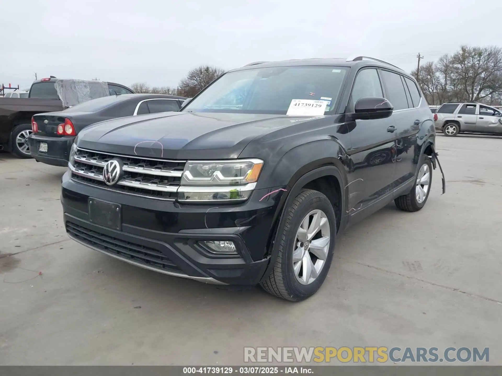 2 fotografías del automóvil dañado 1V2WR2CA1KC560593 VOLKSWAGEN ATLAS 2019