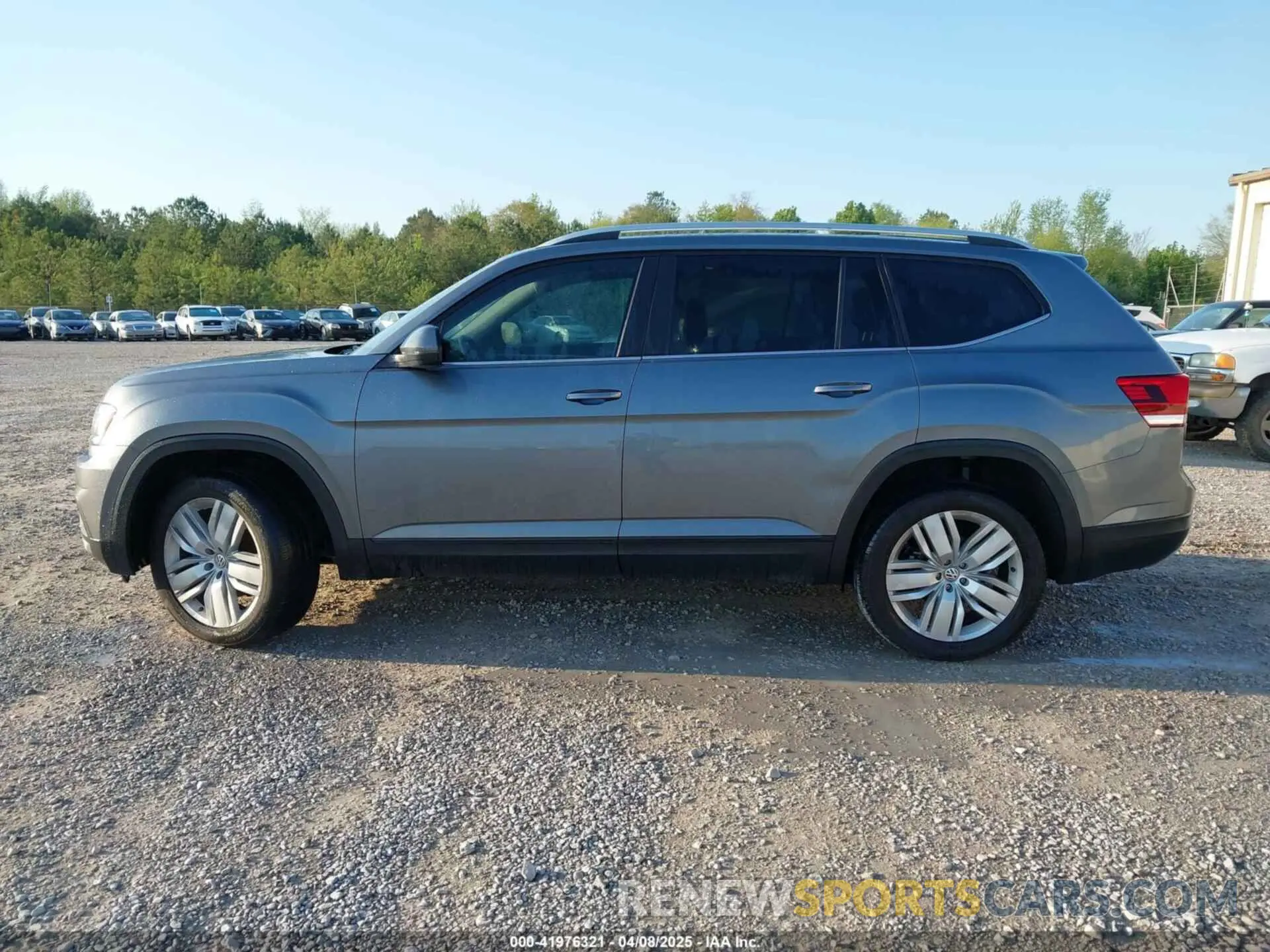 13 fotografías del automóvil dañado 1V2WR2CA1KC567222 VOLKSWAGEN ATLAS 2019