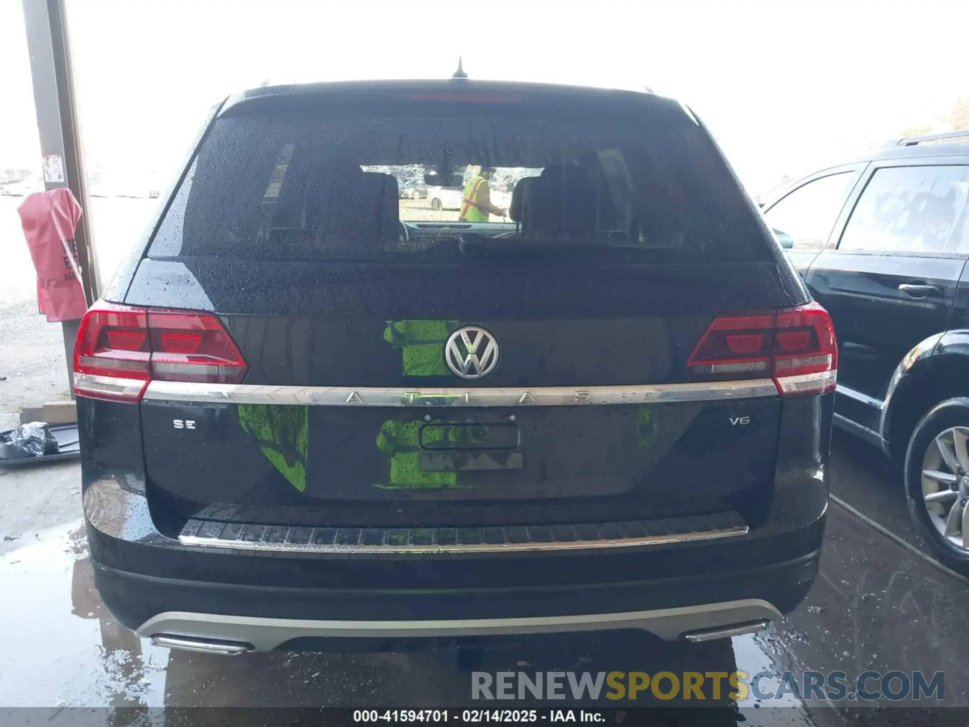 16 fotografías del automóvil dañado 1V2WR2CA1KC609792 VOLKSWAGEN ATLAS 2019