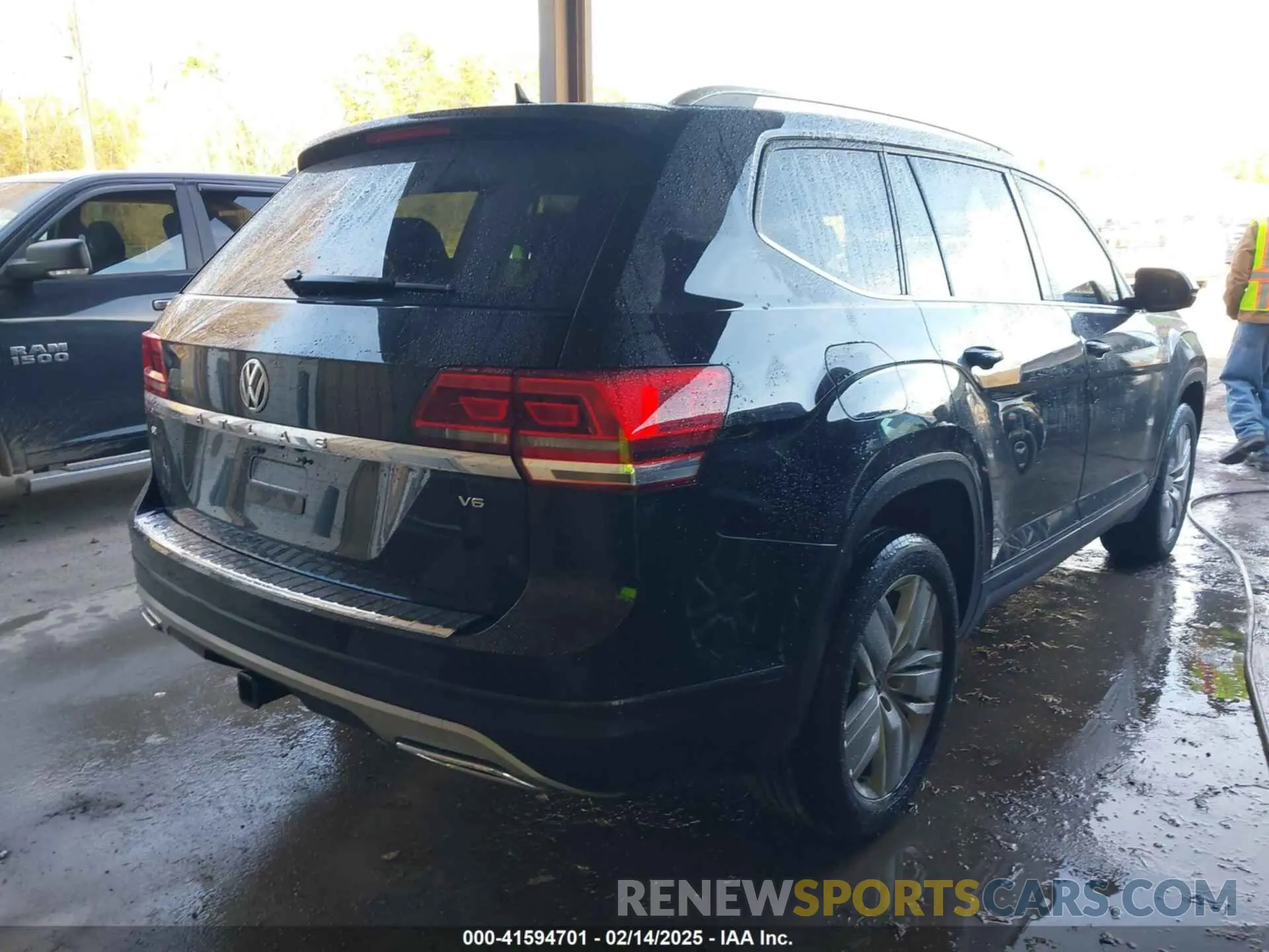 4 fotografías del automóvil dañado 1V2WR2CA1KC609792 VOLKSWAGEN ATLAS 2019