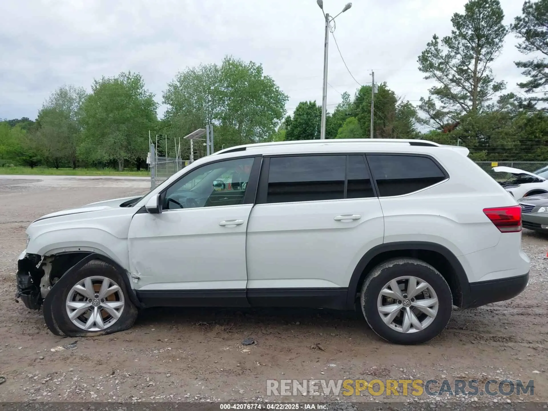 13 fotografías del automóvil dañado 1V2WR2CA2KC545696 VOLKSWAGEN ATLAS 2019