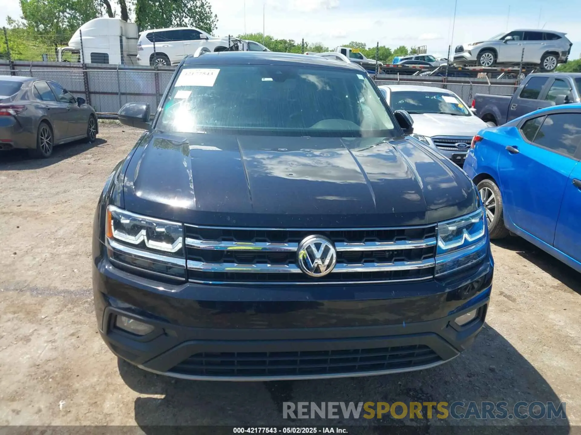 12 fotografías del automóvil dañado 1V2WR2CA2KC612202 VOLKSWAGEN ATLAS 2019