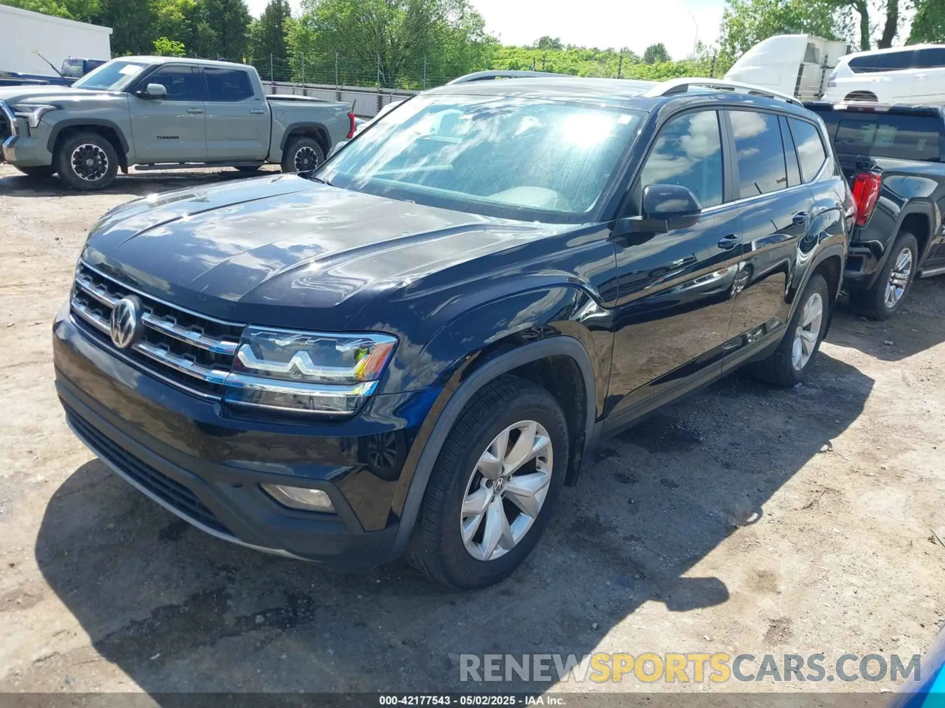 2 fotografías del automóvil dañado 1V2WR2CA2KC612202 VOLKSWAGEN ATLAS 2019