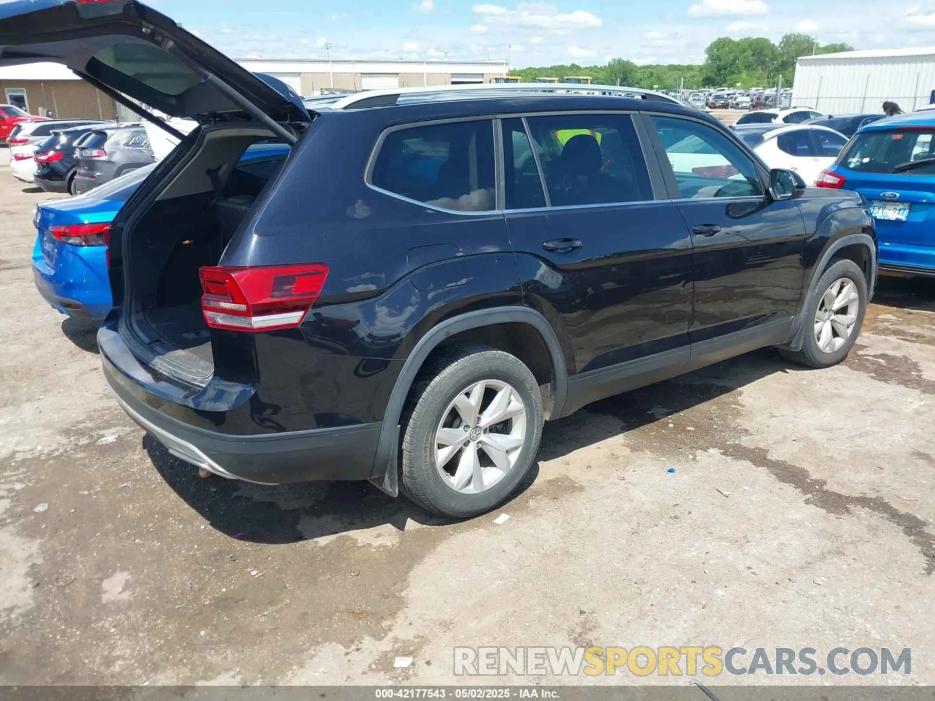 4 fotografías del automóvil dañado 1V2WR2CA2KC612202 VOLKSWAGEN ATLAS 2019