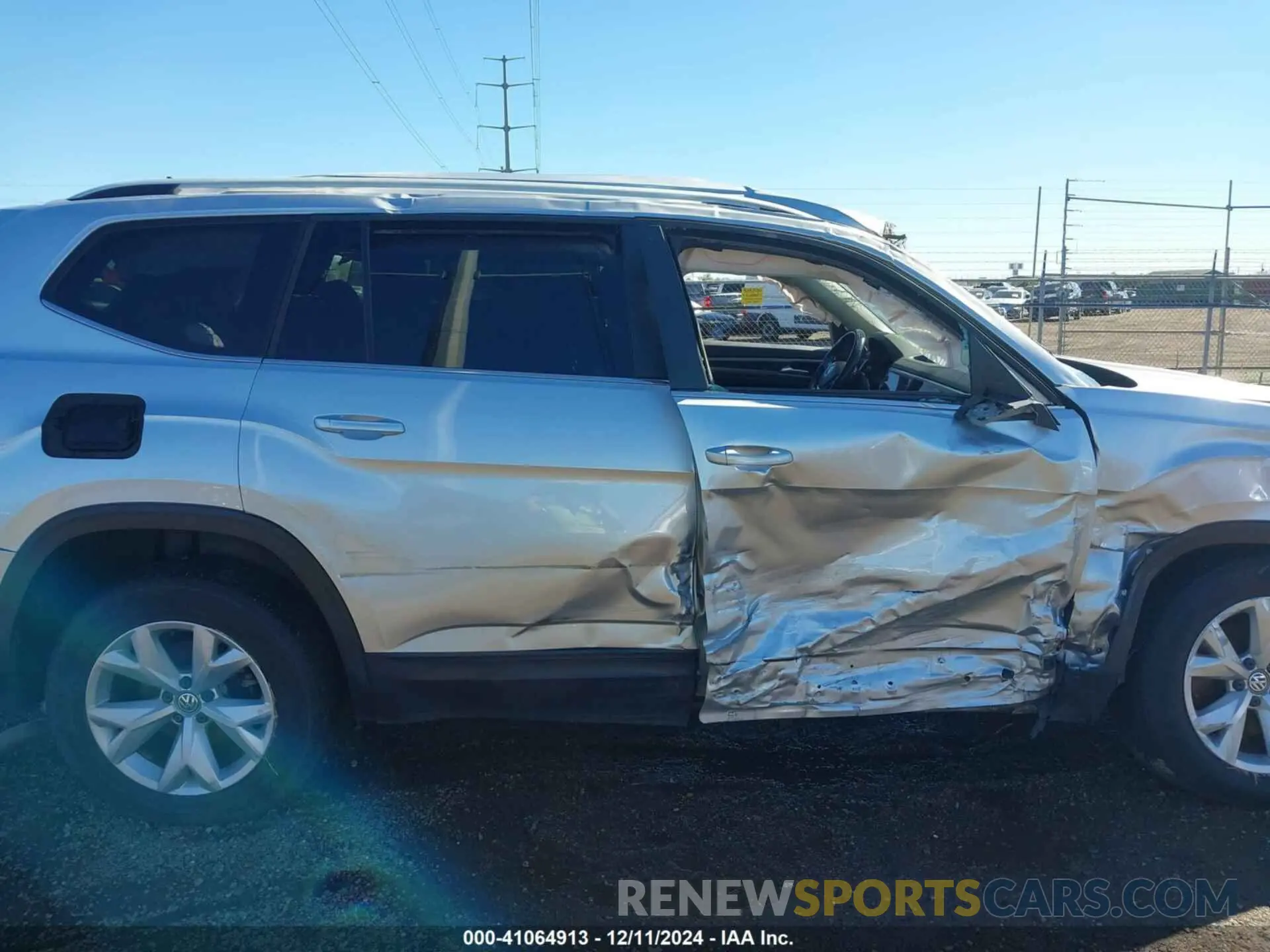13 fotografías del automóvil dañado 1V2WR2CA4KC558921 VOLKSWAGEN ATLAS 2019