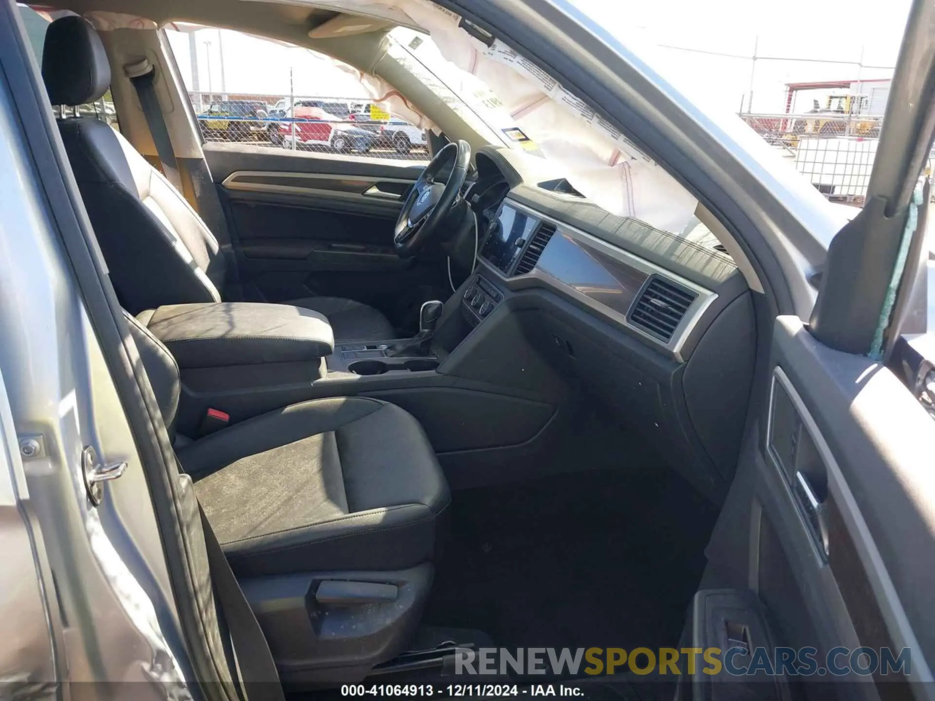 5 fotografías del automóvil dañado 1V2WR2CA4KC558921 VOLKSWAGEN ATLAS 2019