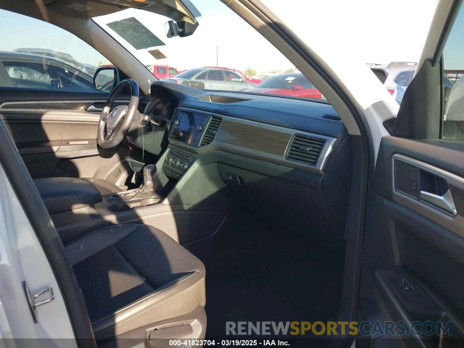 5 fotografías del automóvil dañado 1V2WR2CA6KC560718 VOLKSWAGEN ATLAS 2019