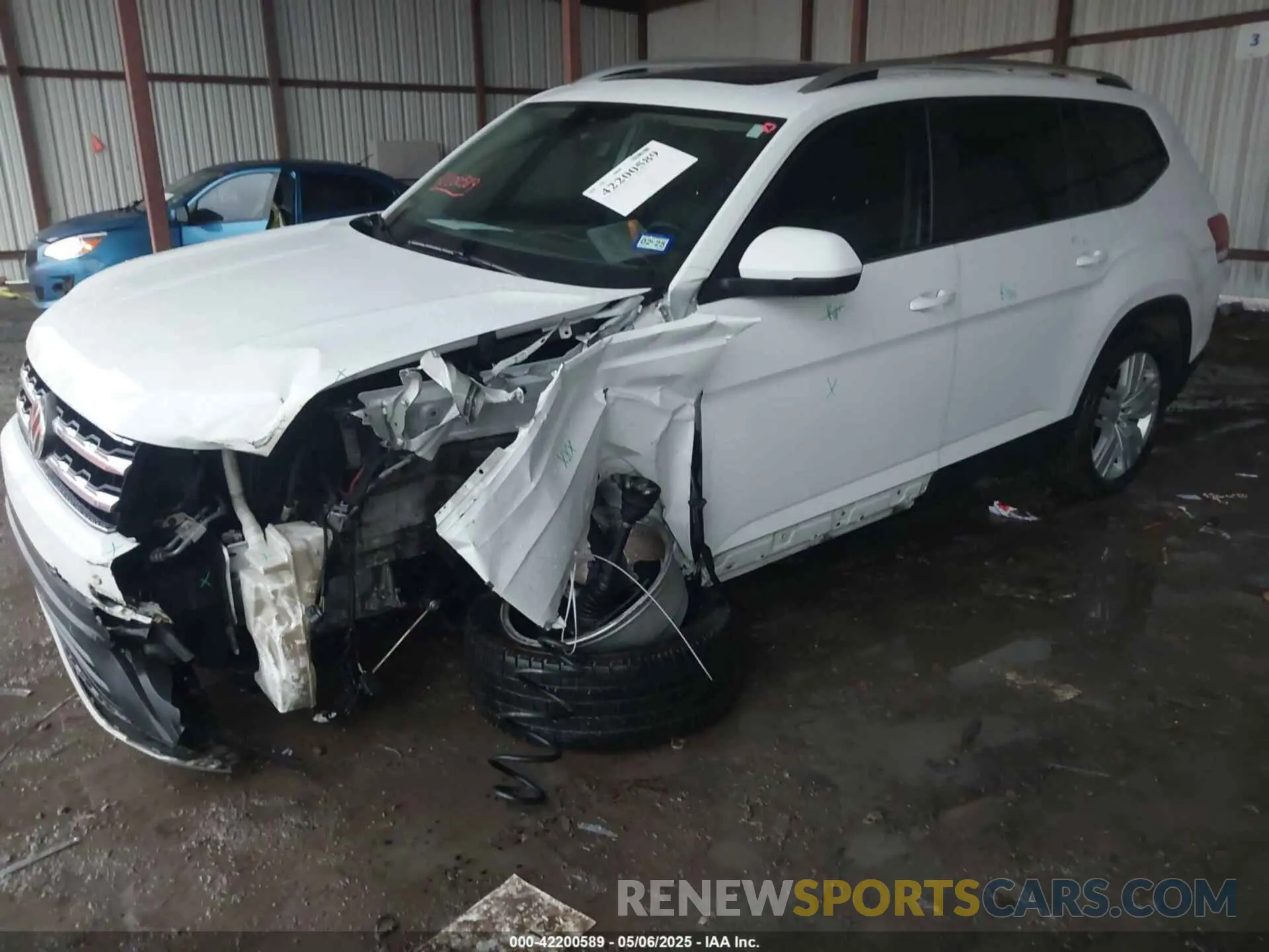 2 fotografías del automóvil dañado 1V2WR2CA8KC526036 VOLKSWAGEN ATLAS 2019